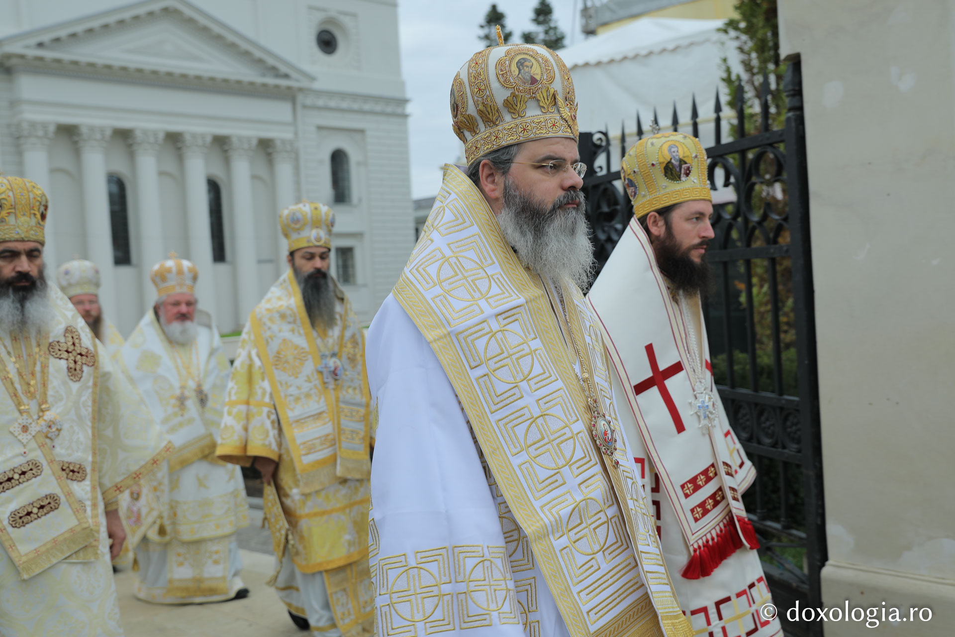 Soborul ierarhilor slujitori ‒ Sfânta Liturghie la Hramul Sfintei Cuvioase Parascheva 2017