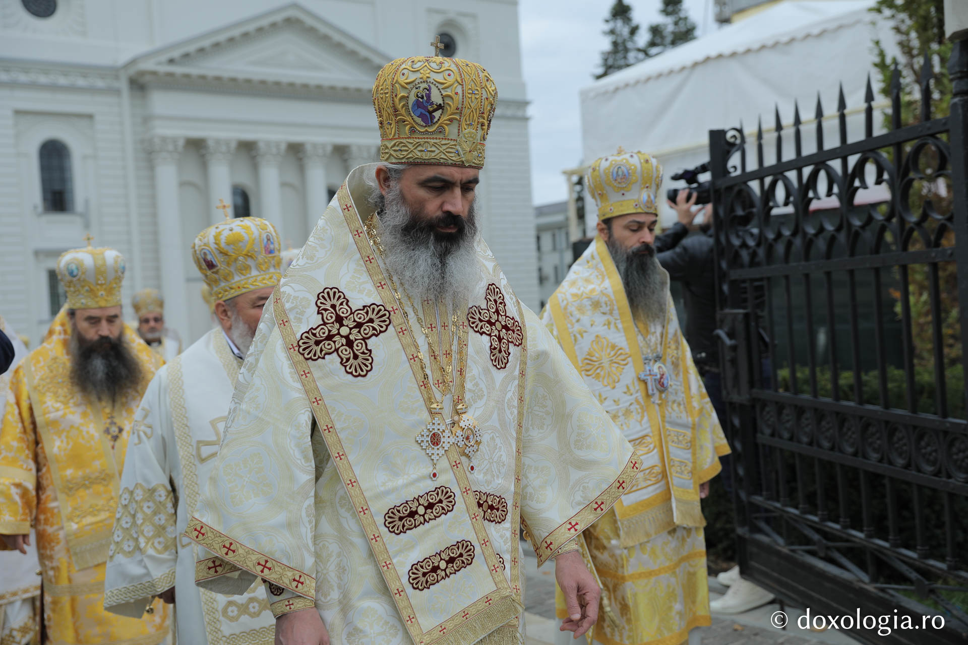 Soborul ierarhilor slujitori ‒ Sfânta Liturghie la Hramul Sfintei Cuvioase Parascheva 2017