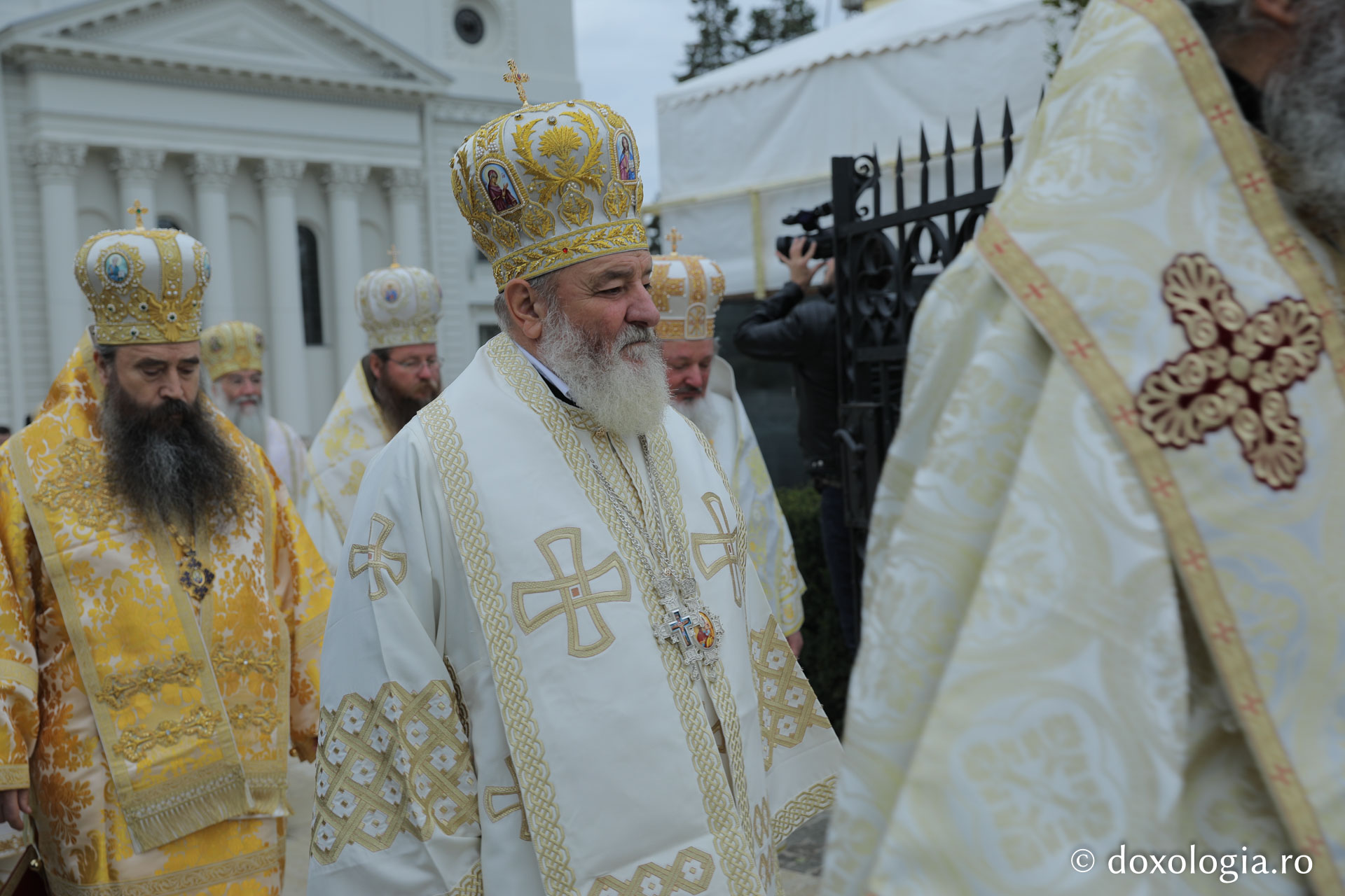 Soborul ierarhilor slujitori ‒ Sfânta Liturghie la Hramul Sfintei Cuvioase Parascheva 2017