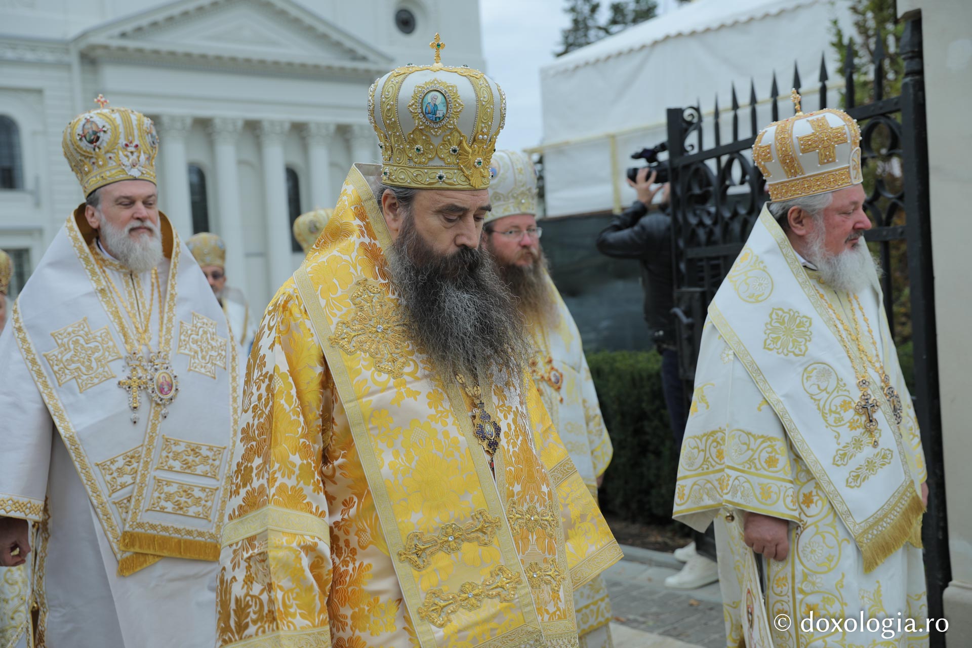 Soborul ierarhilor slujitori ‒ Sfânta Liturghie la Hramul Sfintei Cuvioase Parascheva 2017