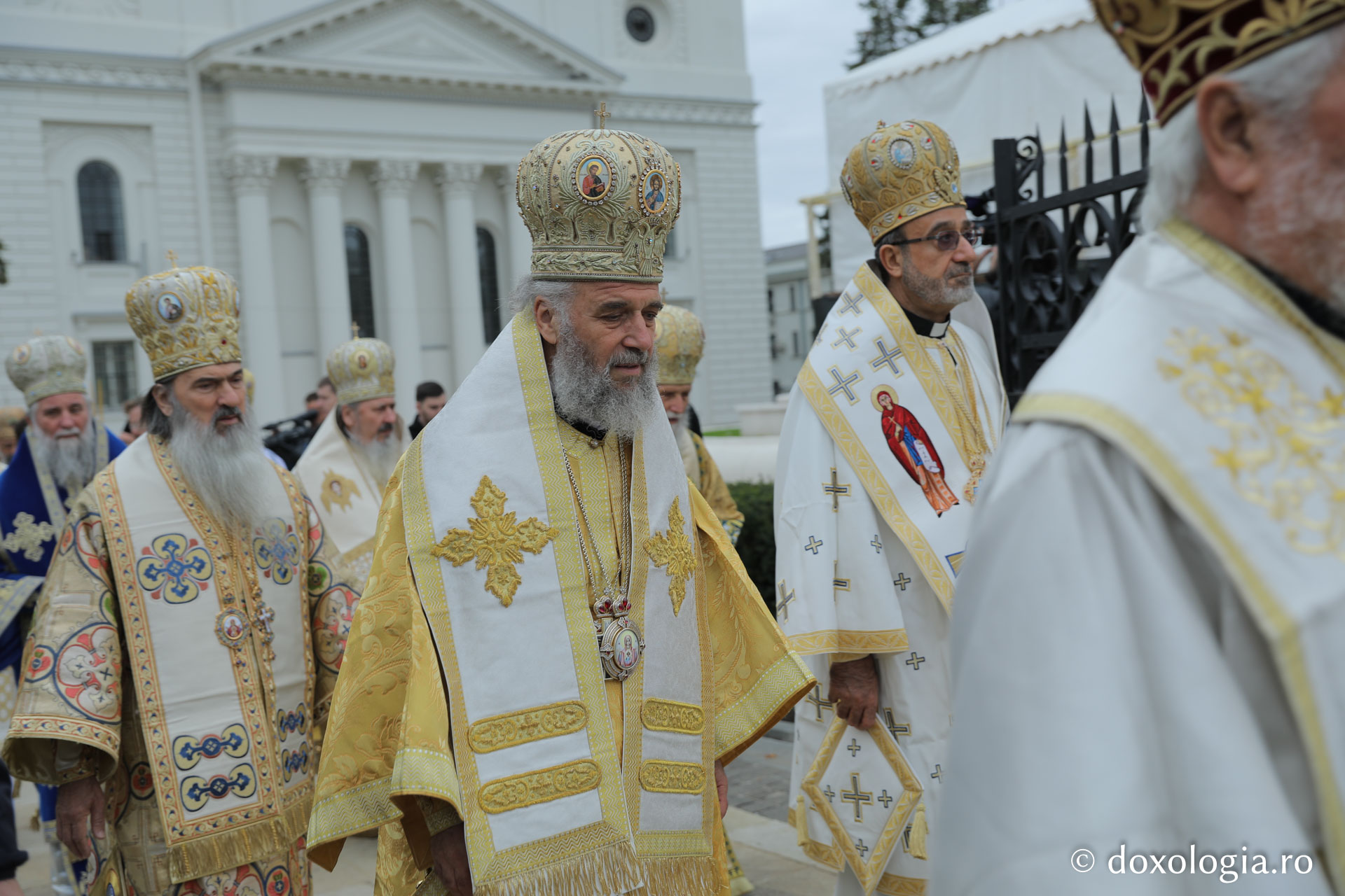 Soborul ierarhilor slujitori ‒ Sfânta Liturghie la Hramul Sfintei Cuvioase Parascheva 2017