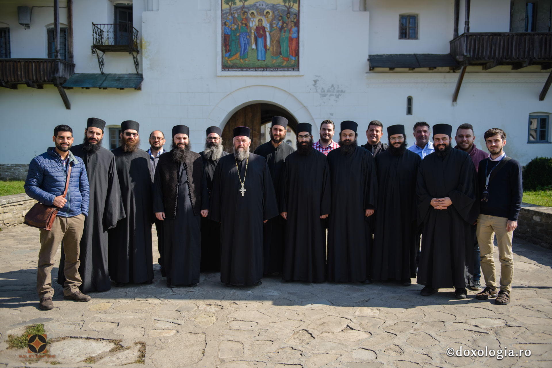 Corul Mănăstirii Hamatoura din Liban în pelerinaj la mănăstirile nemţene (galerie FOTO)