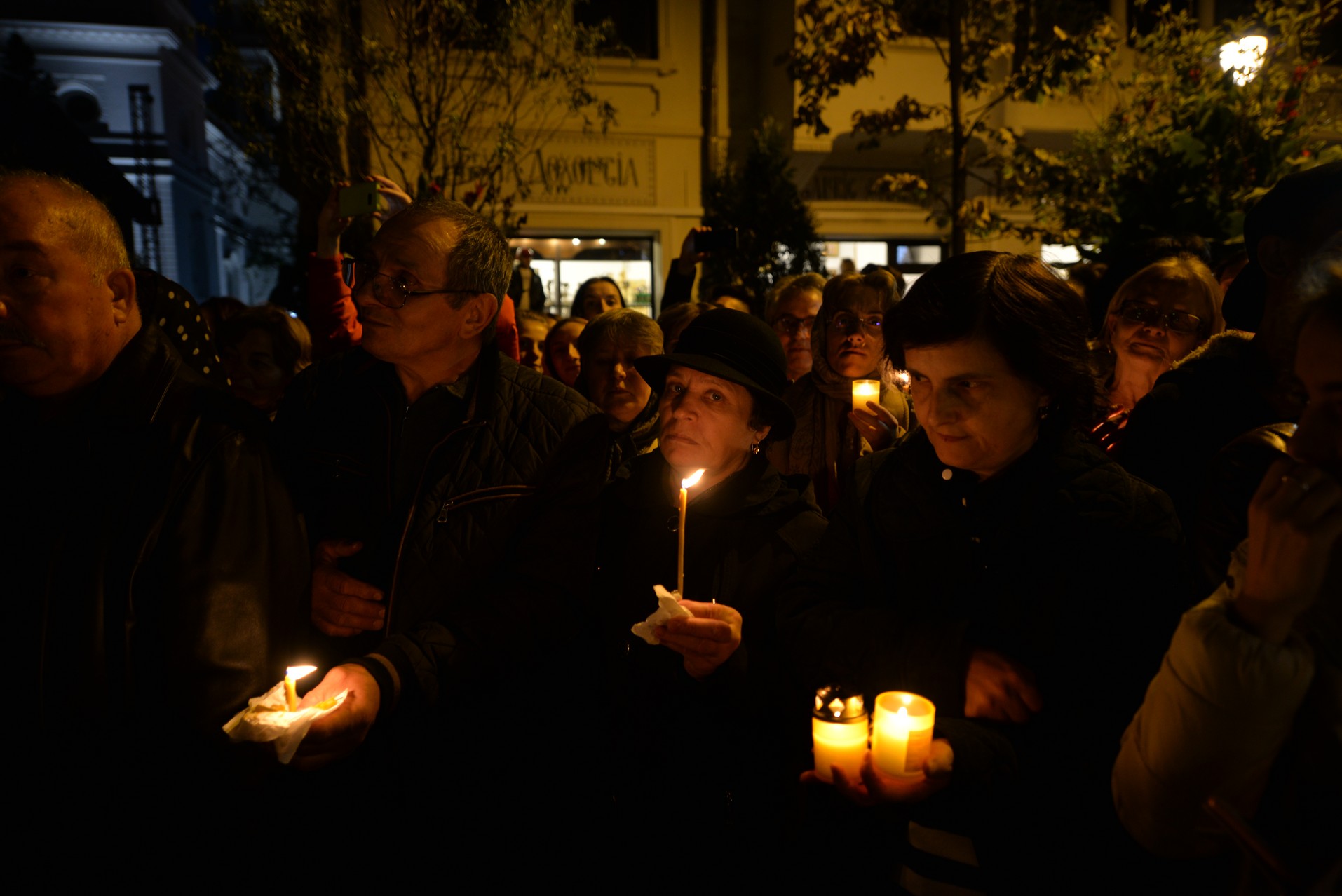 Credința în ajutorul Sfinților, mărturisită pe străzile din Iași de mii de pelerini