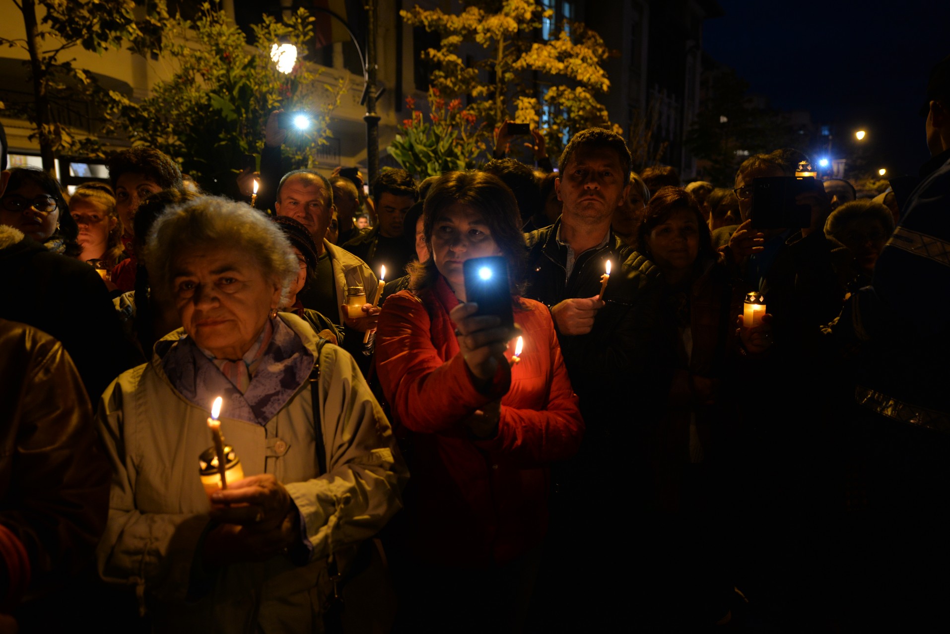 Credința în ajutorul Sfinților, mărturisită pe străzile din Iași de mii de pelerini
