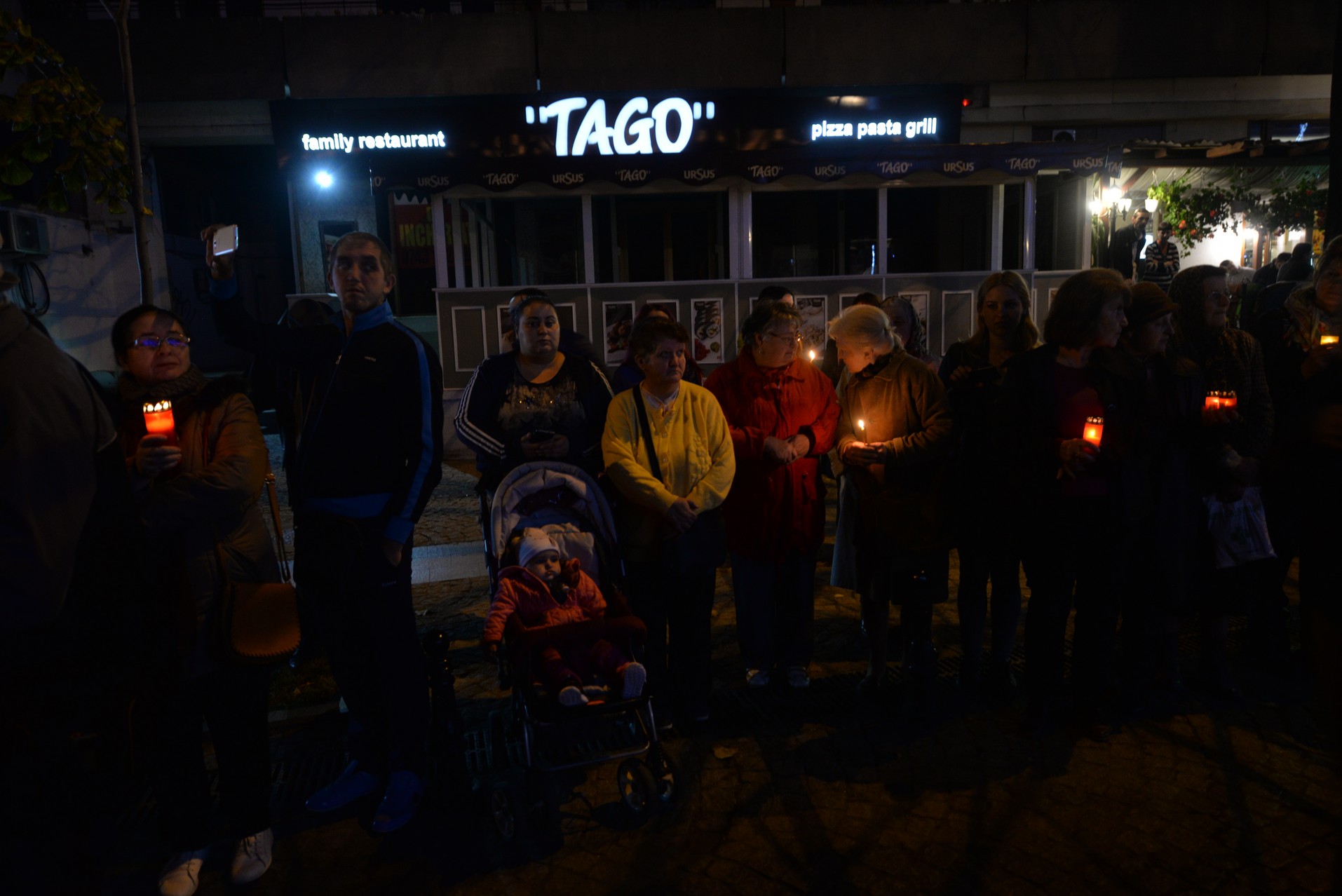 Credința în ajutorul Sfinților, mărturisită pe străzile din Iași de mii de pelerini