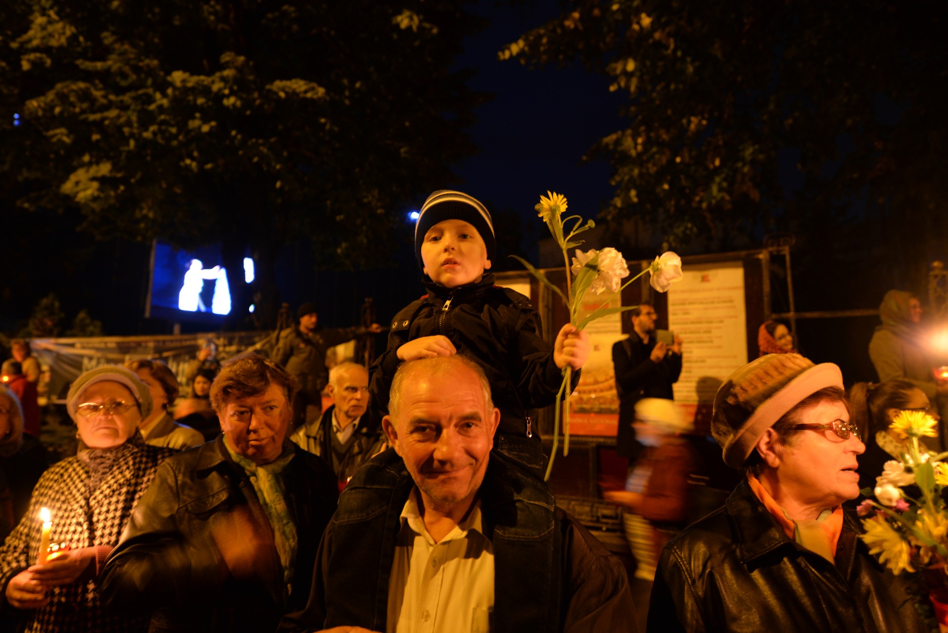 Credința în ajutorul Sfinților, mărturisită pe străzile din Iași de mii de pelerini