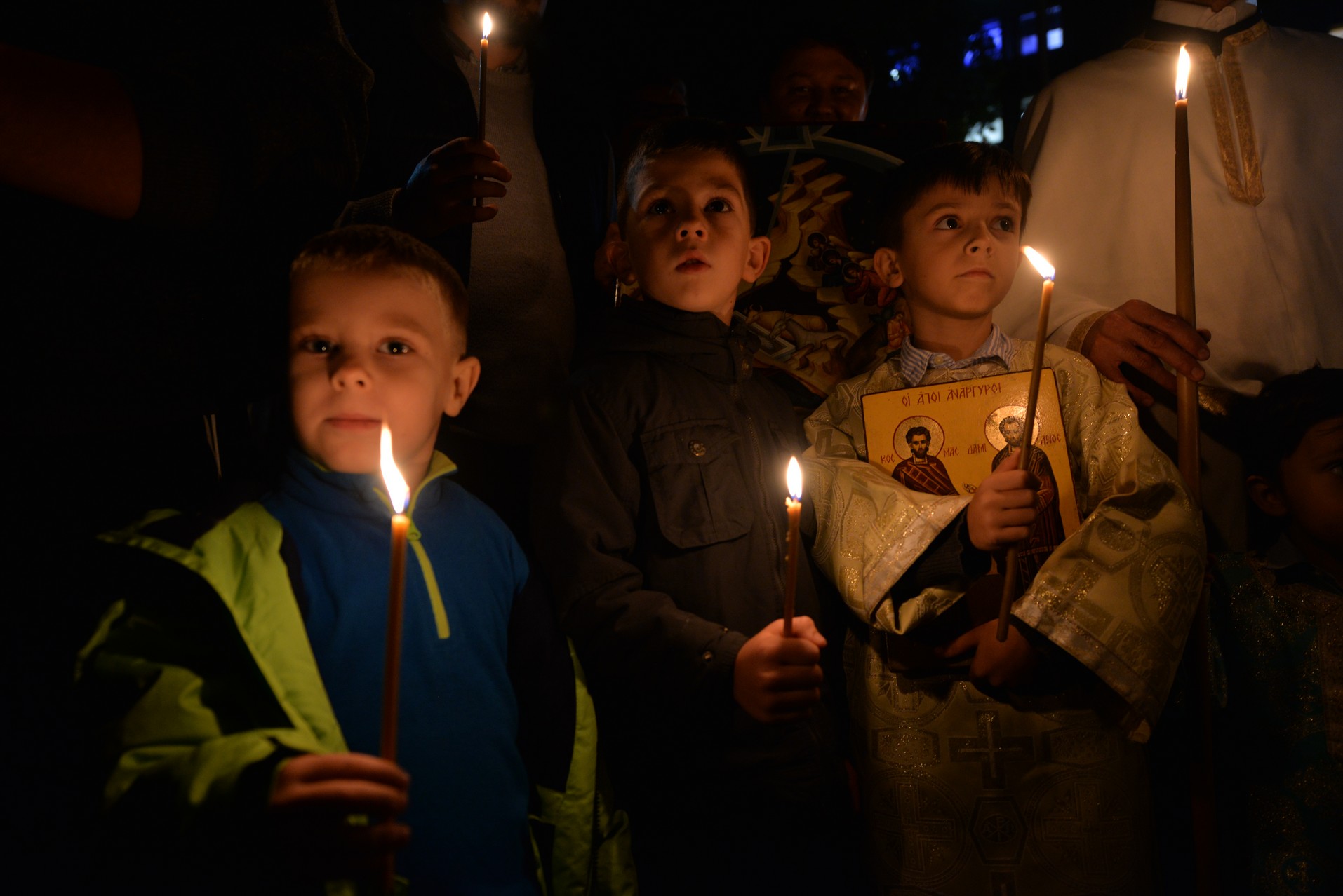 Credința în ajutorul Sfinților, mărturisită pe străzile din Iași de mii de pelerini