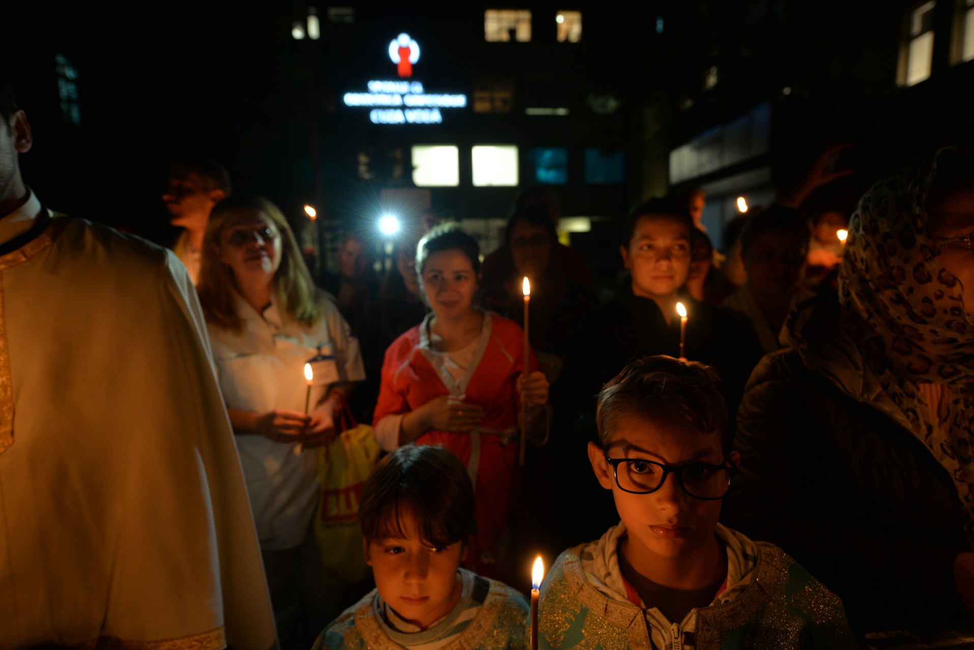 Credința în ajutorul Sfinților, mărturisită pe străzile din Iași de mii de pelerini