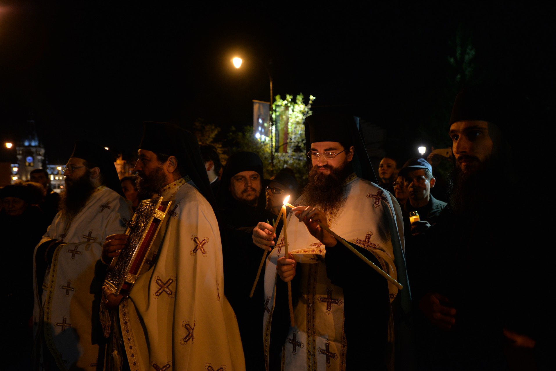 Credința în ajutorul Sfinților, mărturisită pe străzile din Iași de mii de pelerini