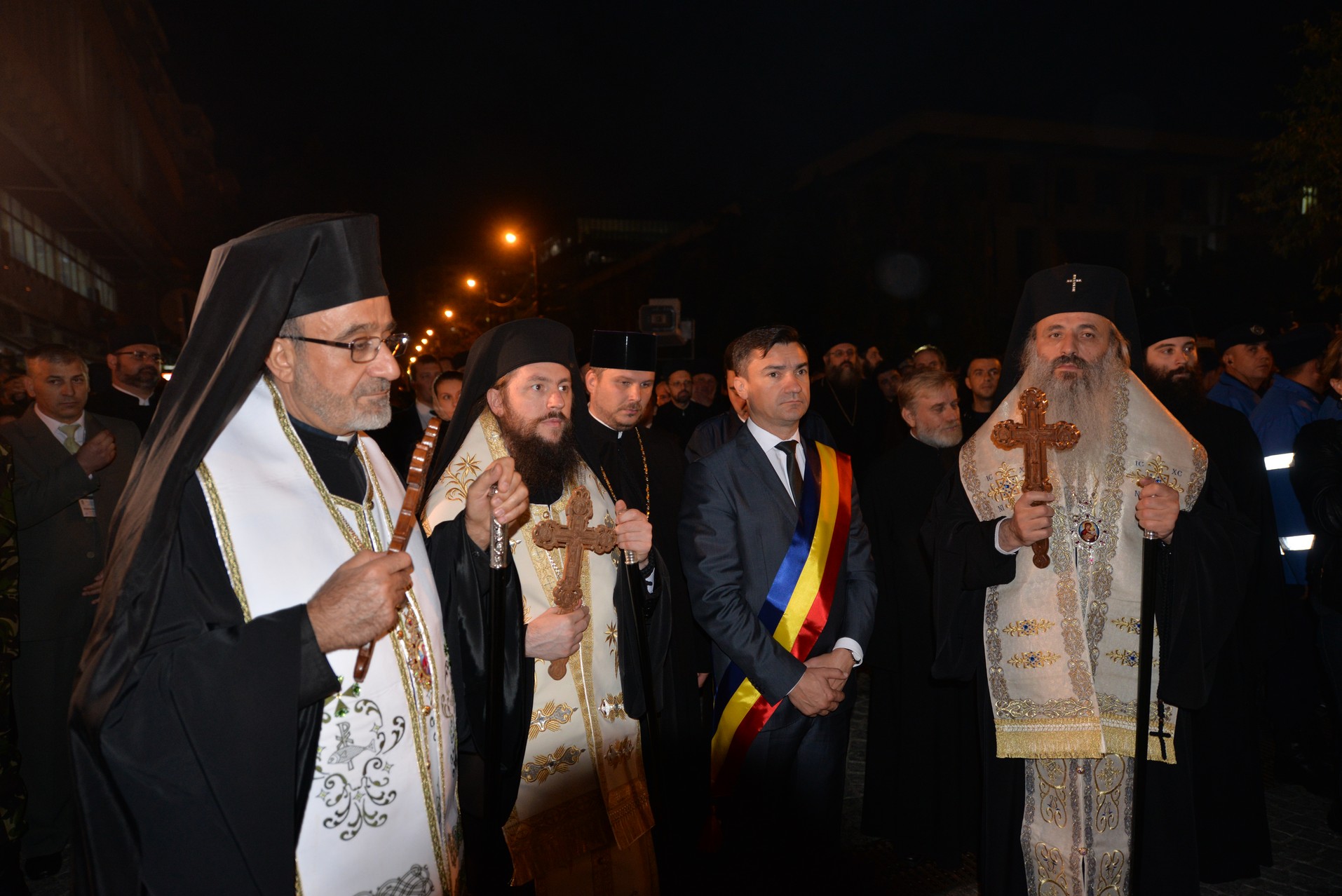 Credința în ajutorul Sfinților, mărturisită pe străzile din Iași de mii de pelerini