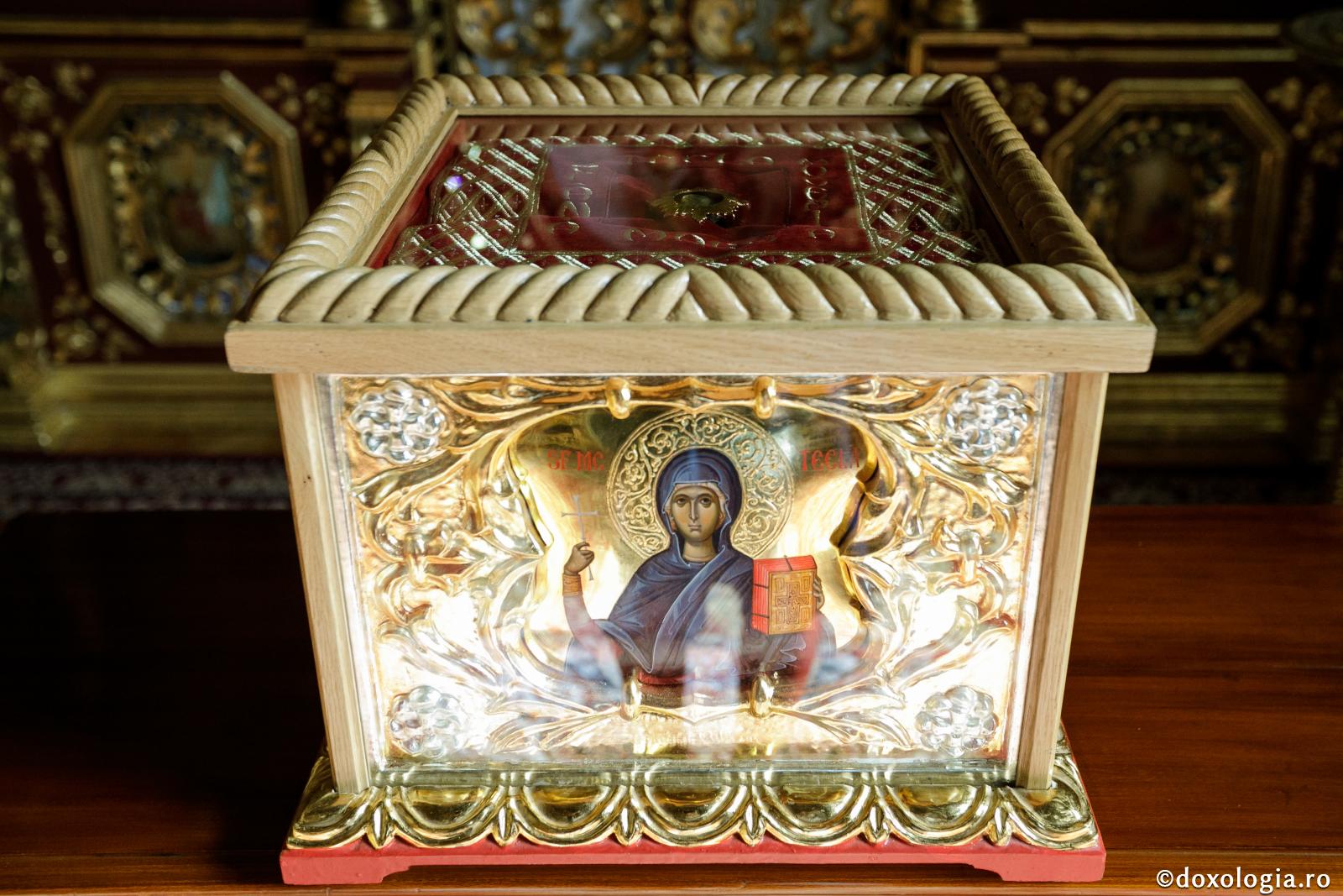 Troparul Sfintei Mucenițe Tecla