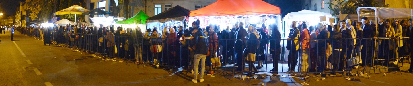 Pelerini pe drumul sfinţeniei în Cetatea Iaşilor