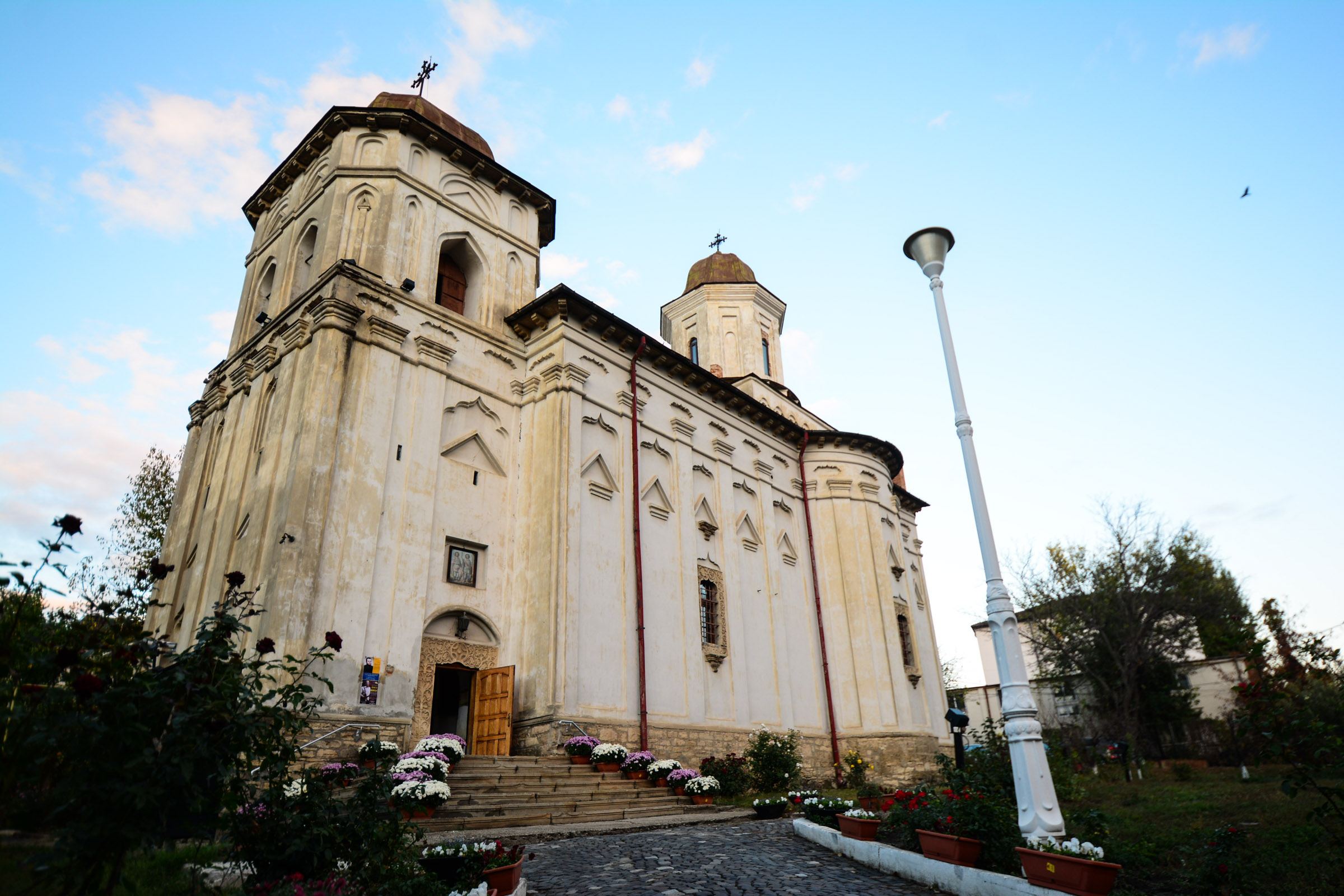 Fragment din moaștele Sfântului Teodor Tiron, dăruit Bisericii „Sfinții Teodori” din Iași