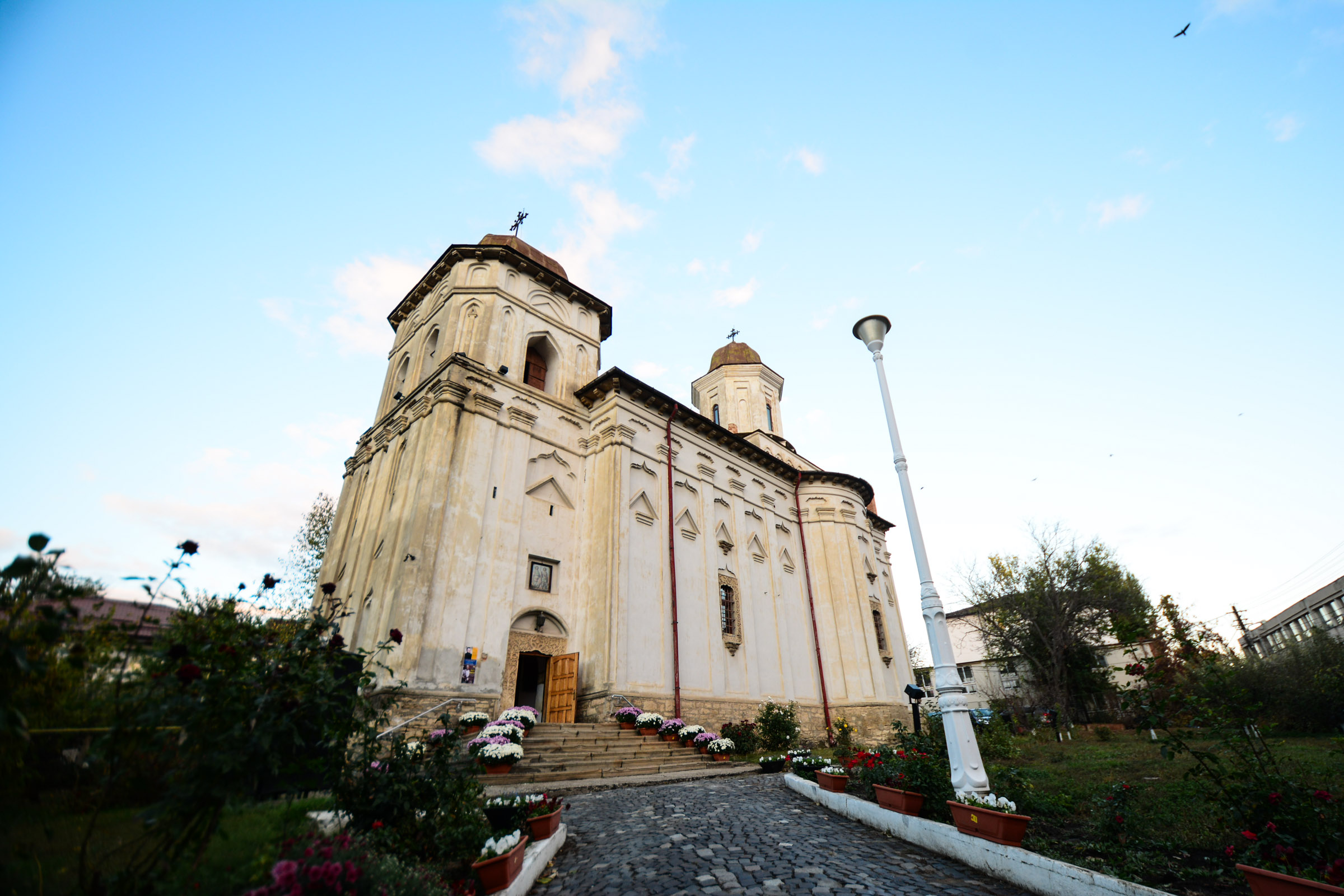 Fragment din moaștele Sfântului Teodor Tiron, dăruit Bisericii „Sfinții Teodori” din Iași
