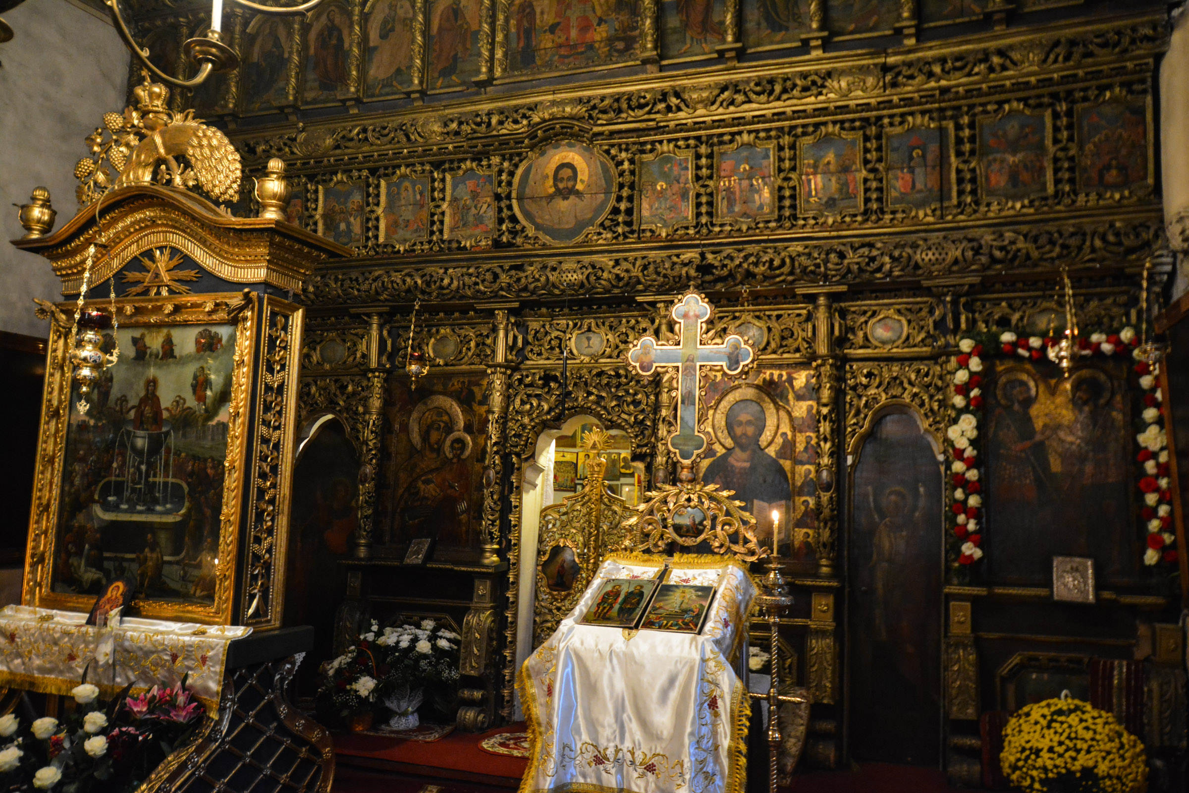 Fragment din moaștele Sfântului Teodor Tiron, dăruit Bisericii „Sfinții Teodori” din Iași