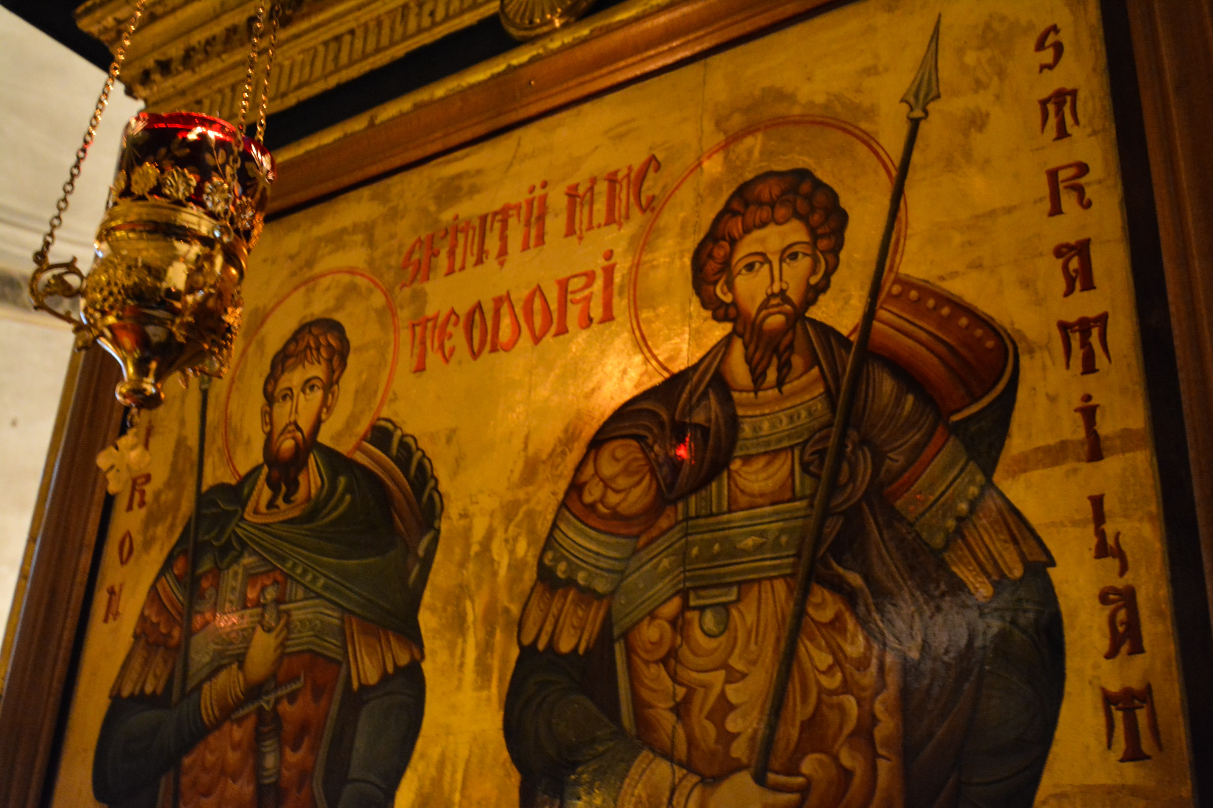 Fragment din moaștele Sfântului Teodor Tiron, dăruit Bisericii „Sfinții Teodori” din Iași