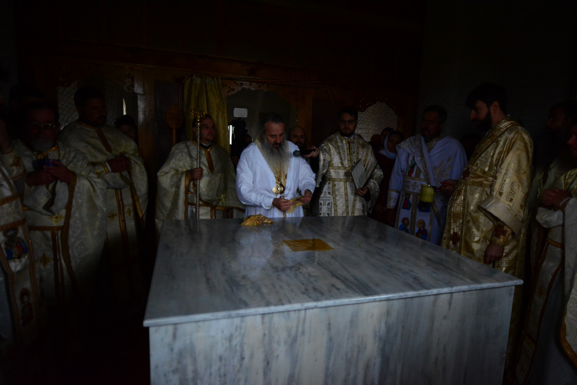 Foto: Adrian Sârbu Biserica Parohiei Bobuleşti a fost sfinţită