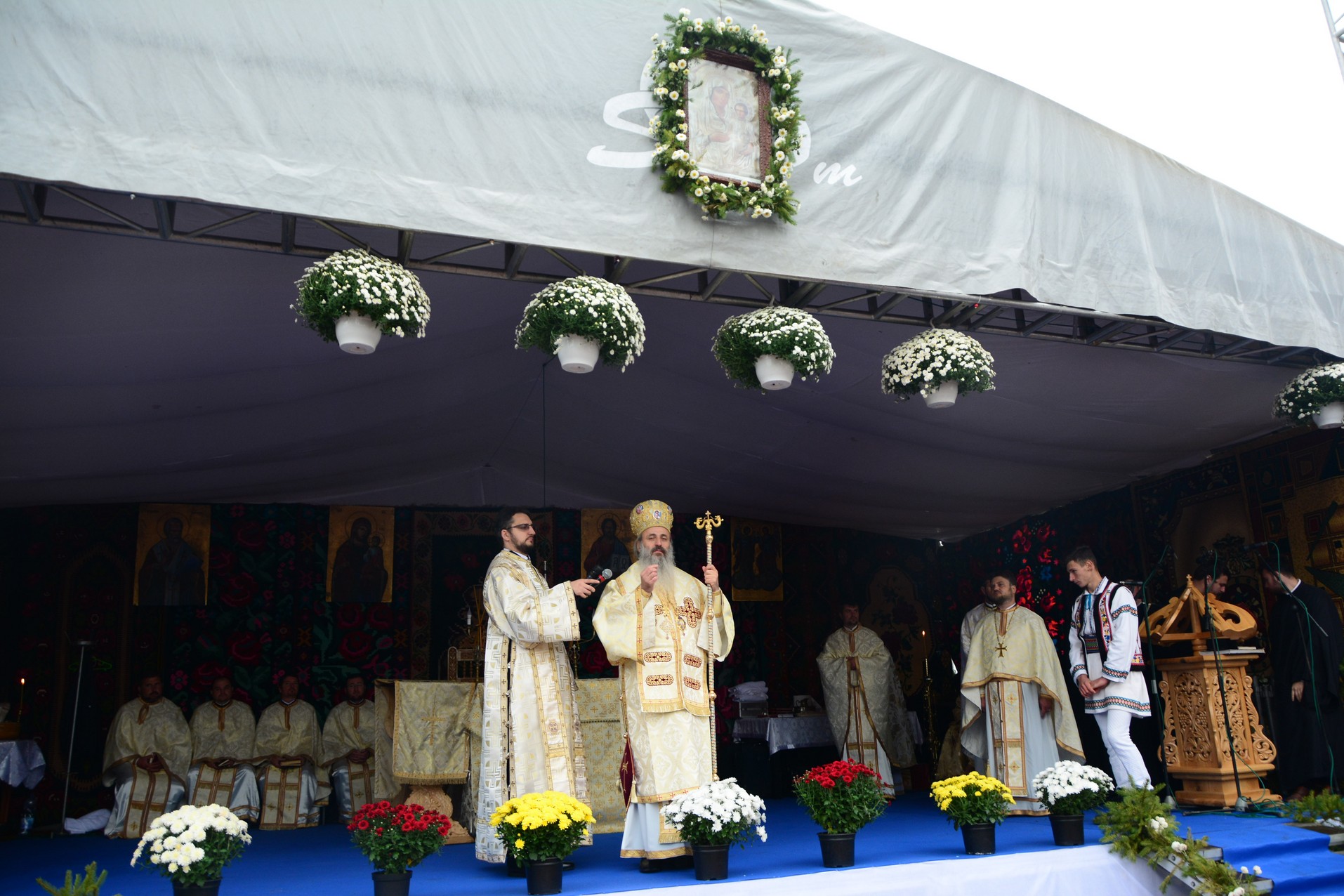 Foto: Adrian Sârbu Biserica Parohiei Bobuleşti a fost sfinţită