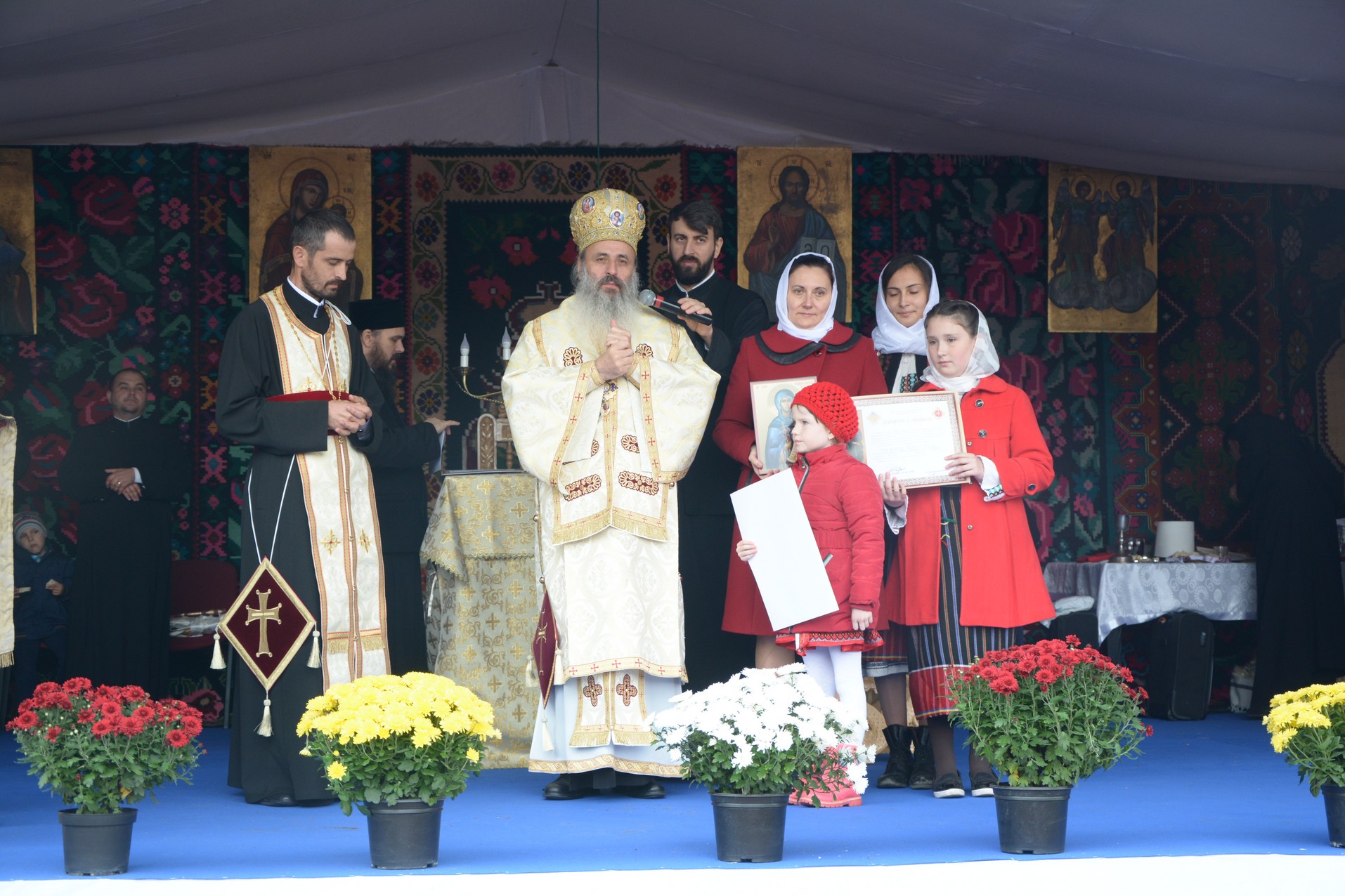 Foto: Adrian Sârbu Biserica Parohiei Bobuleşti a fost sfinţită