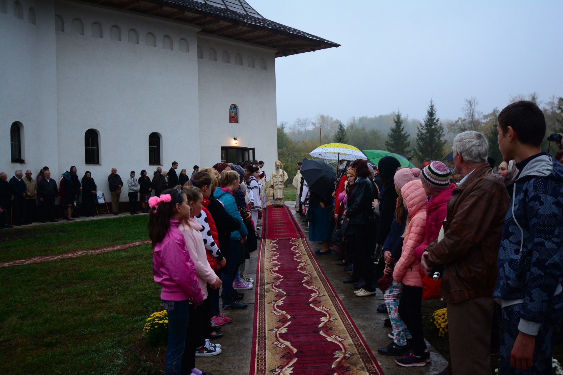 Foto: Adrian Sârbu Biserica Parohiei Bobuleşti a fost sfinţită