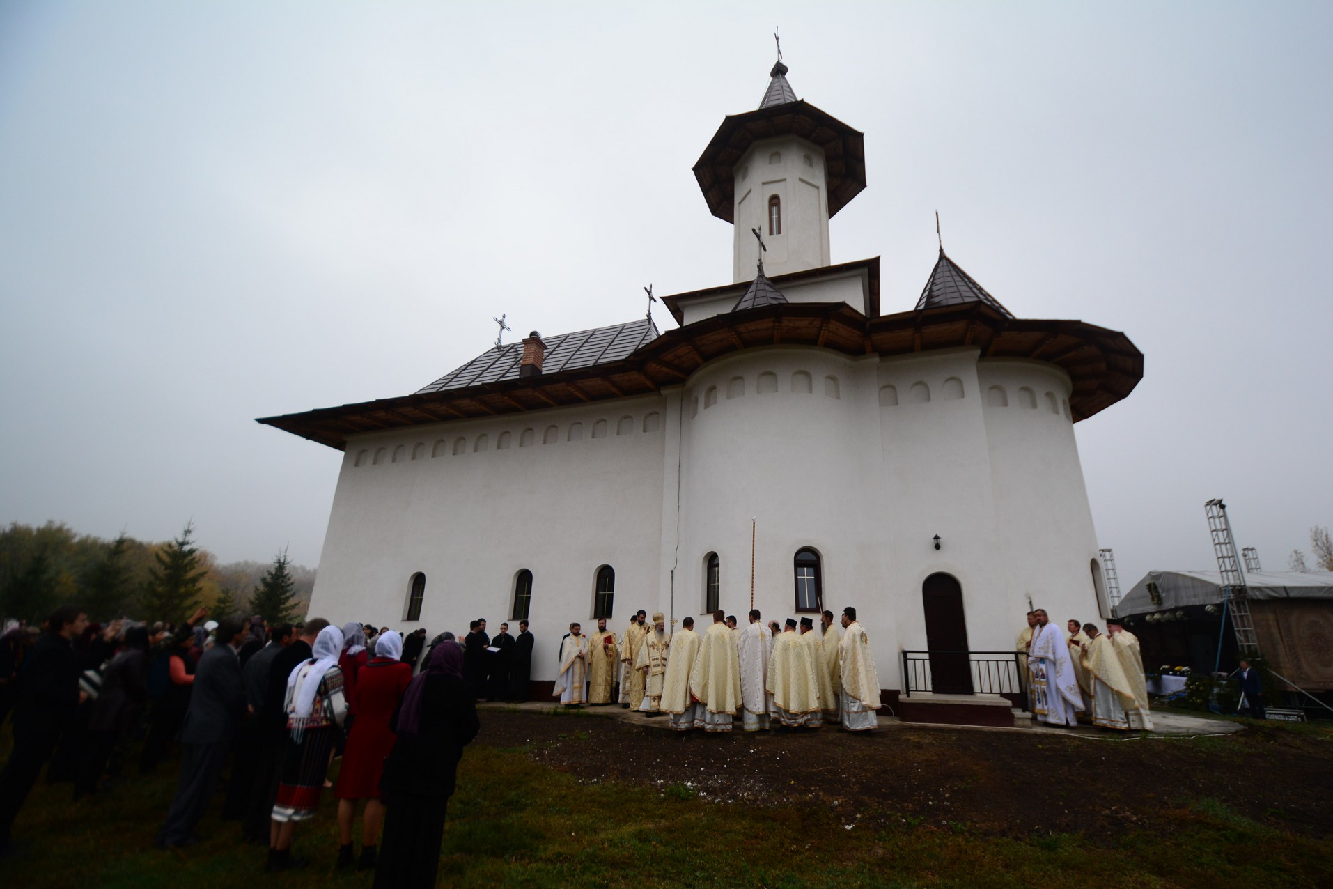 Foto: Adrian Sârbu Biserica Parohiei Bobuleşti a fost sfinţită