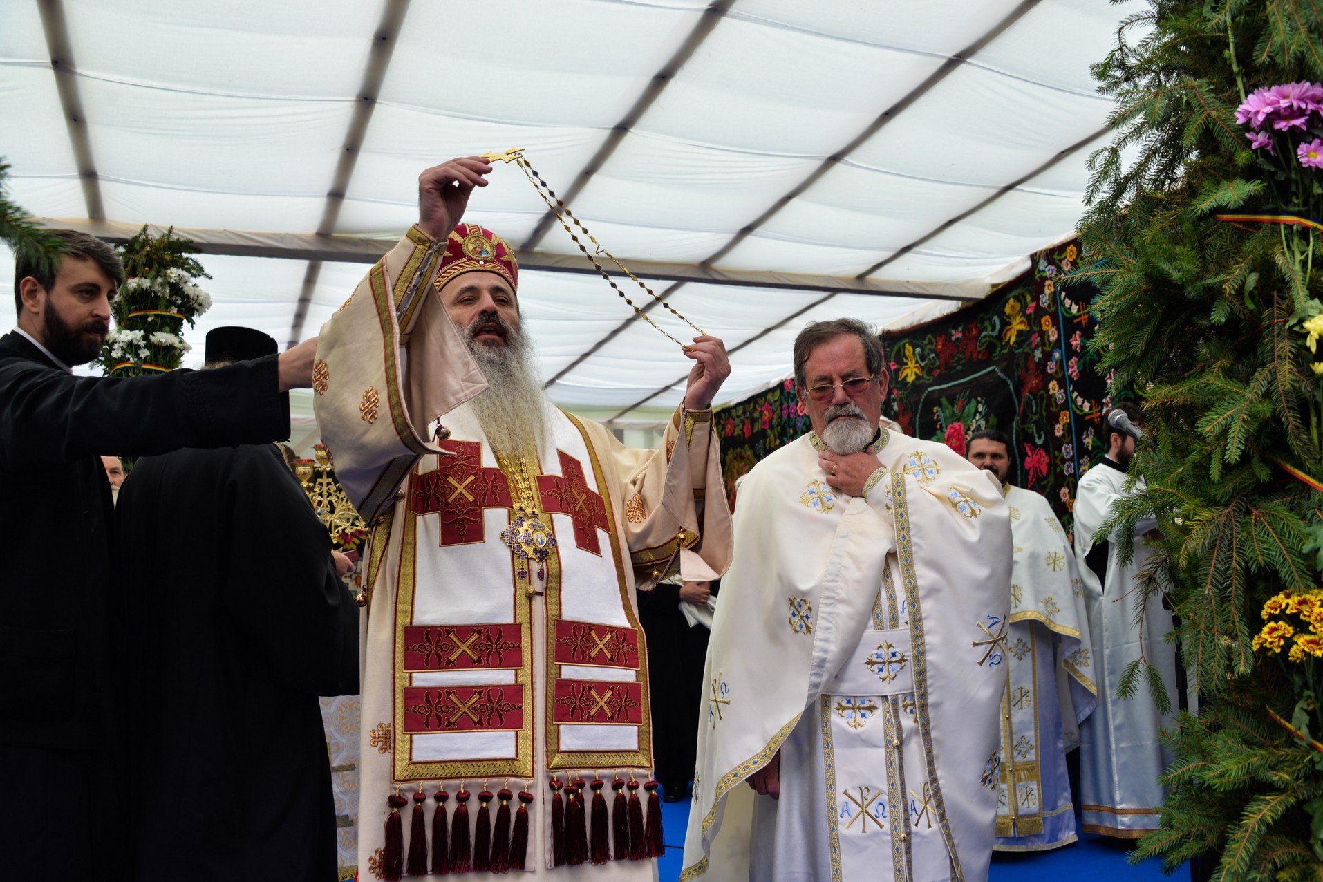 Resfințire de biserică la Drăgușeni: „Viața creștinului este o mucenicie de fiecare zi”