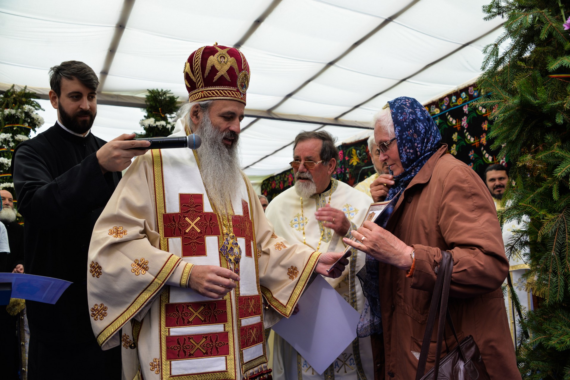 Resfințire de biserică la Drăgușeni: „Viața creștinului este o mucenicie de fiecare zi”