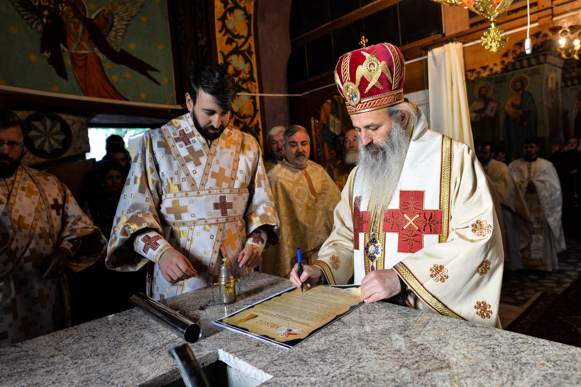 Resfințire de biserică la Drăgușeni: „Viața creștinului este o mucenicie de fiecare zi”