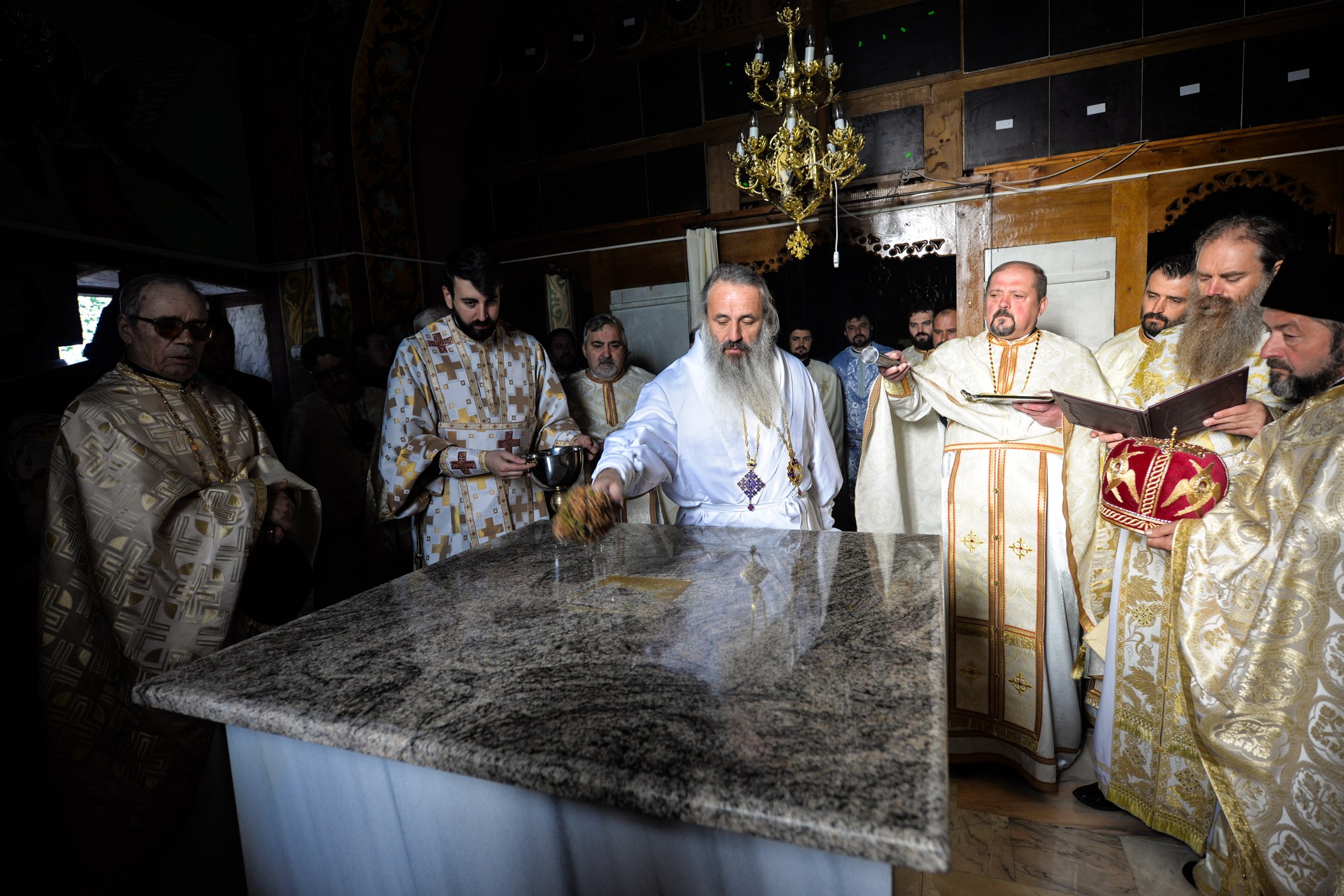 Resfințire de biserică la Drăgușeni: „Viața creștinului este o mucenicie de fiecare zi”