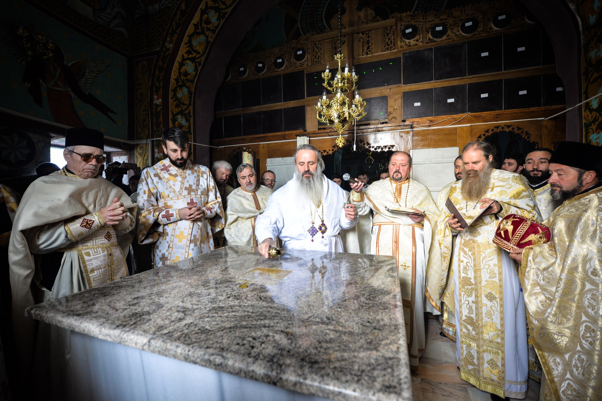 Resfințire de biserică la Drăgușeni: „Viața creștinului este o mucenicie de fiecare zi”