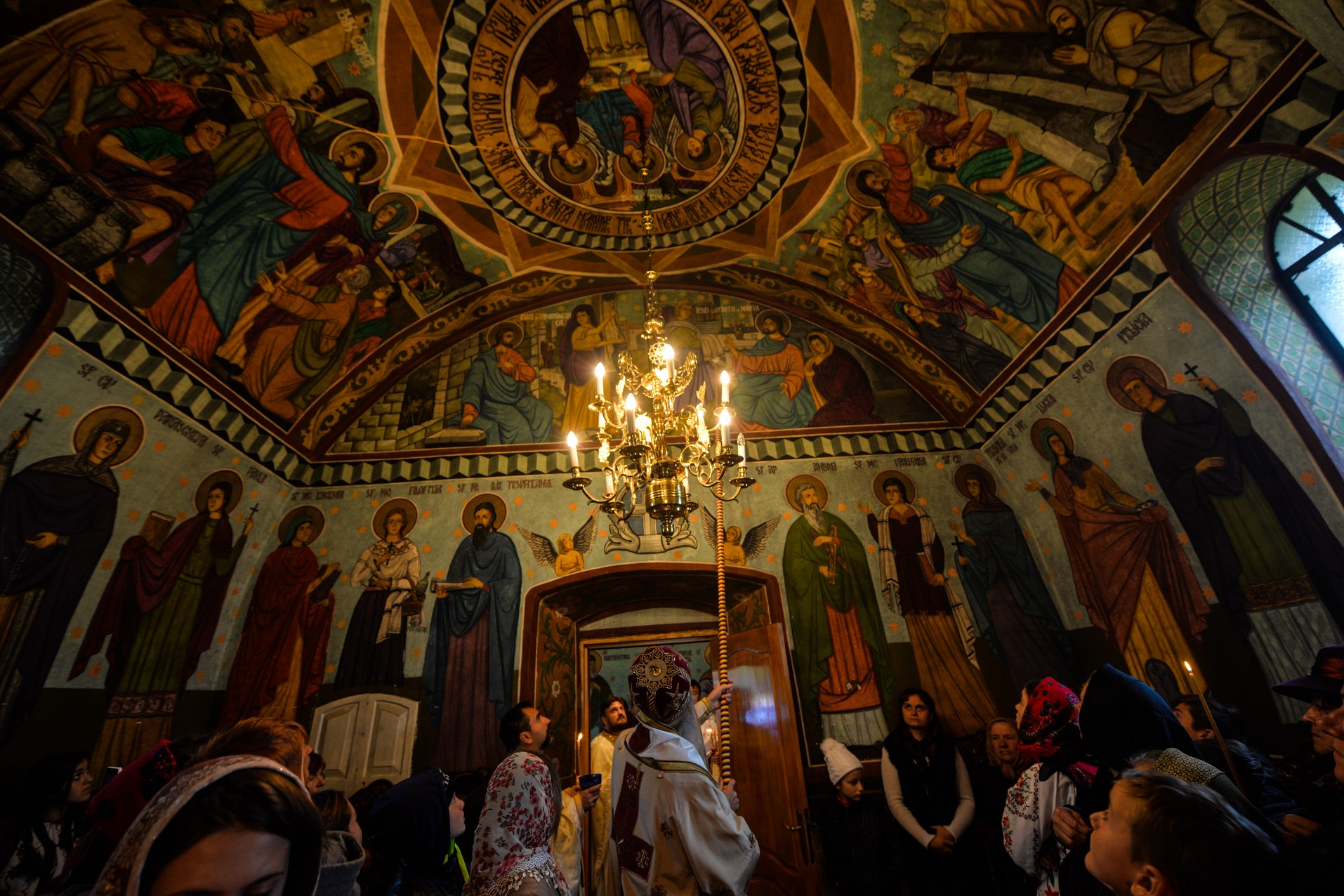 Resfințire de biserică la Drăgușeni: „Viața creștinului este o mucenicie de fiecare zi”