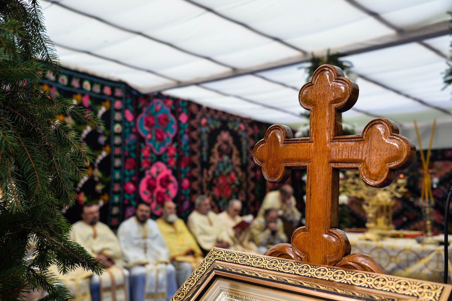 Resfințire de biserică la Drăgușeni: „Viața creștinului este o mucenicie de fiecare zi”