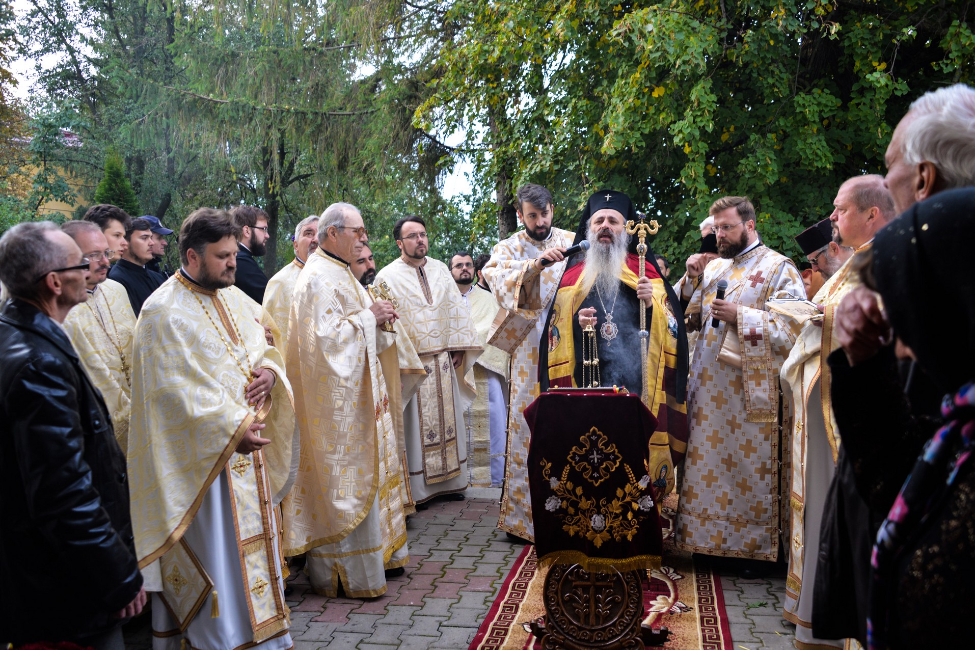 Resfințire de biserică la Drăgușeni: „Viața creștinului este o mucenicie de fiecare zi”