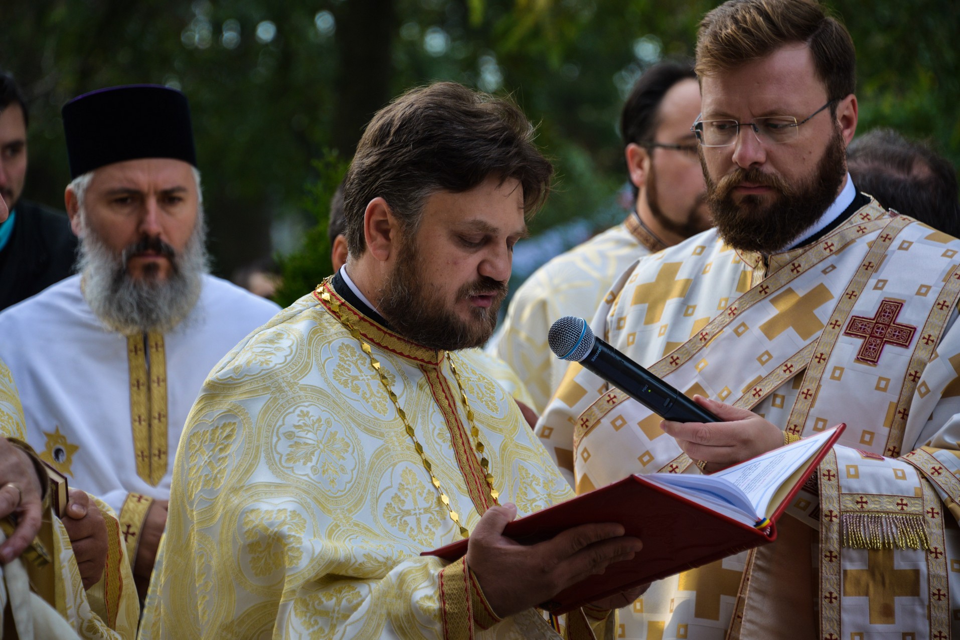 Resfințire de biserică la Drăgușeni: „Viața creștinului este o mucenicie de fiecare zi”