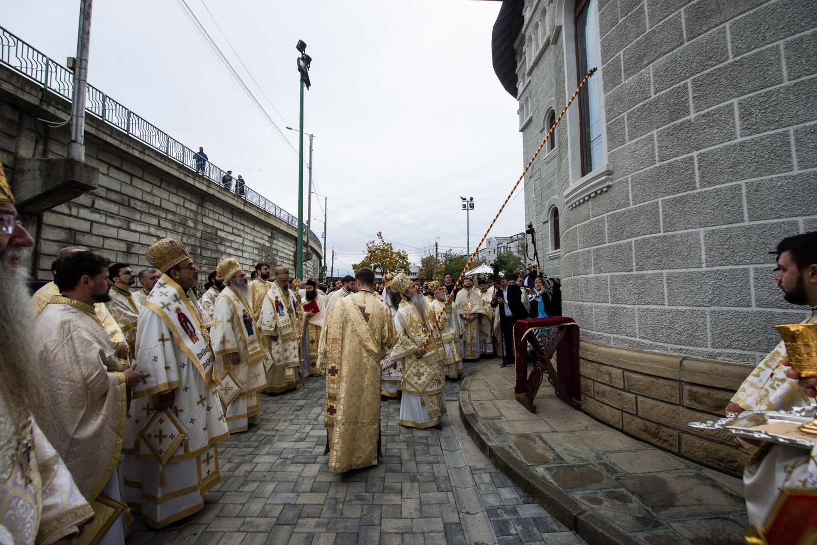Sărbătoare istorică în cartierul ieșean Alexandru cel Bun: Biserica „Sfântul Ierarh Nectarie” a fost sfințită