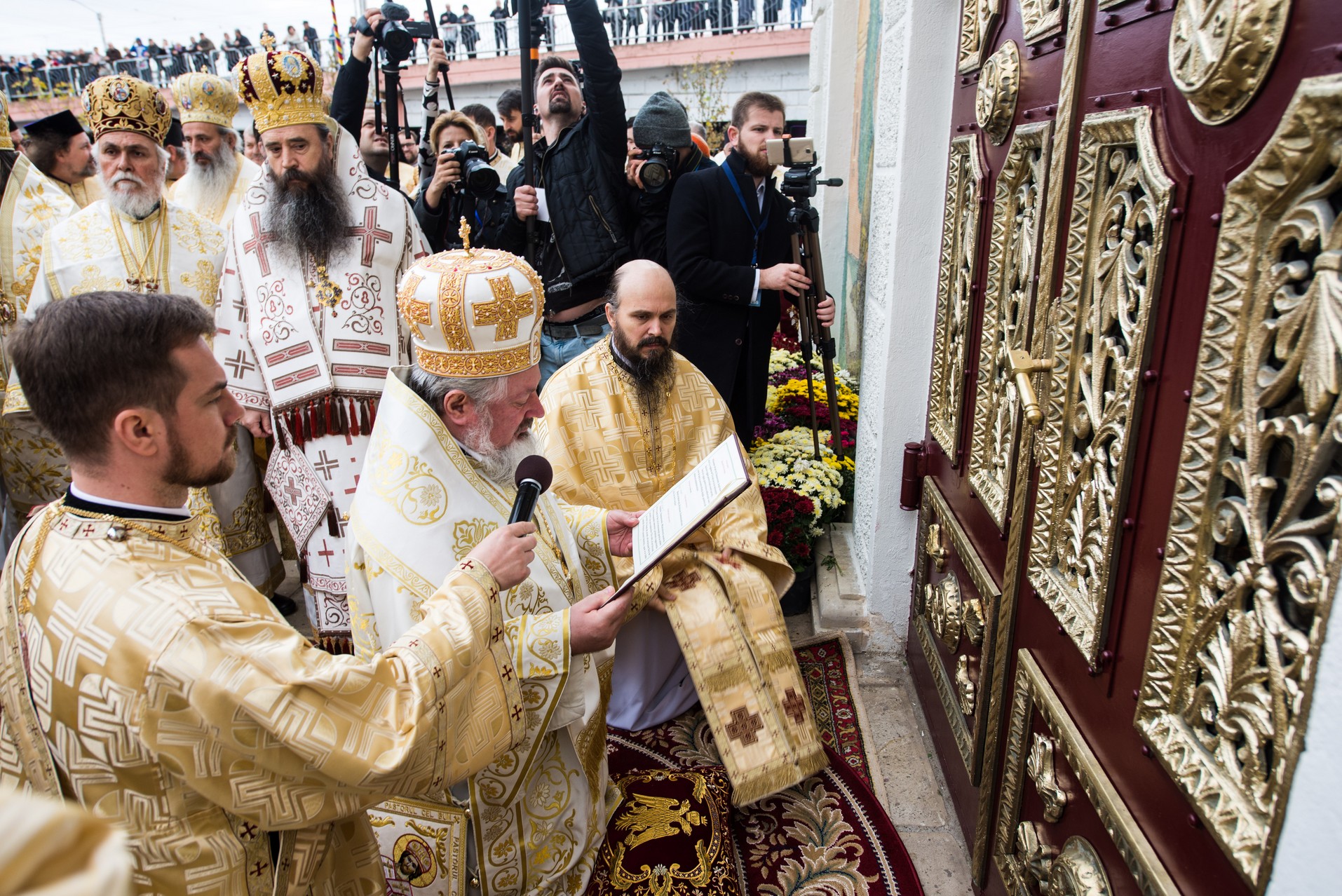 Sărbătoare istorică în cartierul ieșean Alexandru cel Bun: Biserica „Sfântul Ierarh Nectarie” a fost sfințită