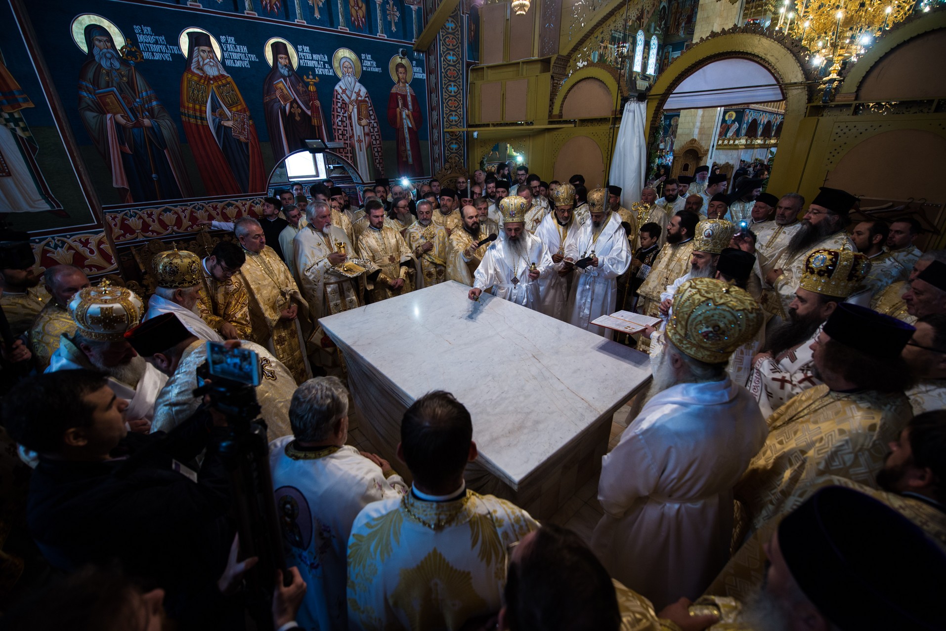 Sărbătoare istorică în cartierul ieșean Alexandru cel Bun: Biserica „Sfântul Ierarh Nectarie” a fost sfințită