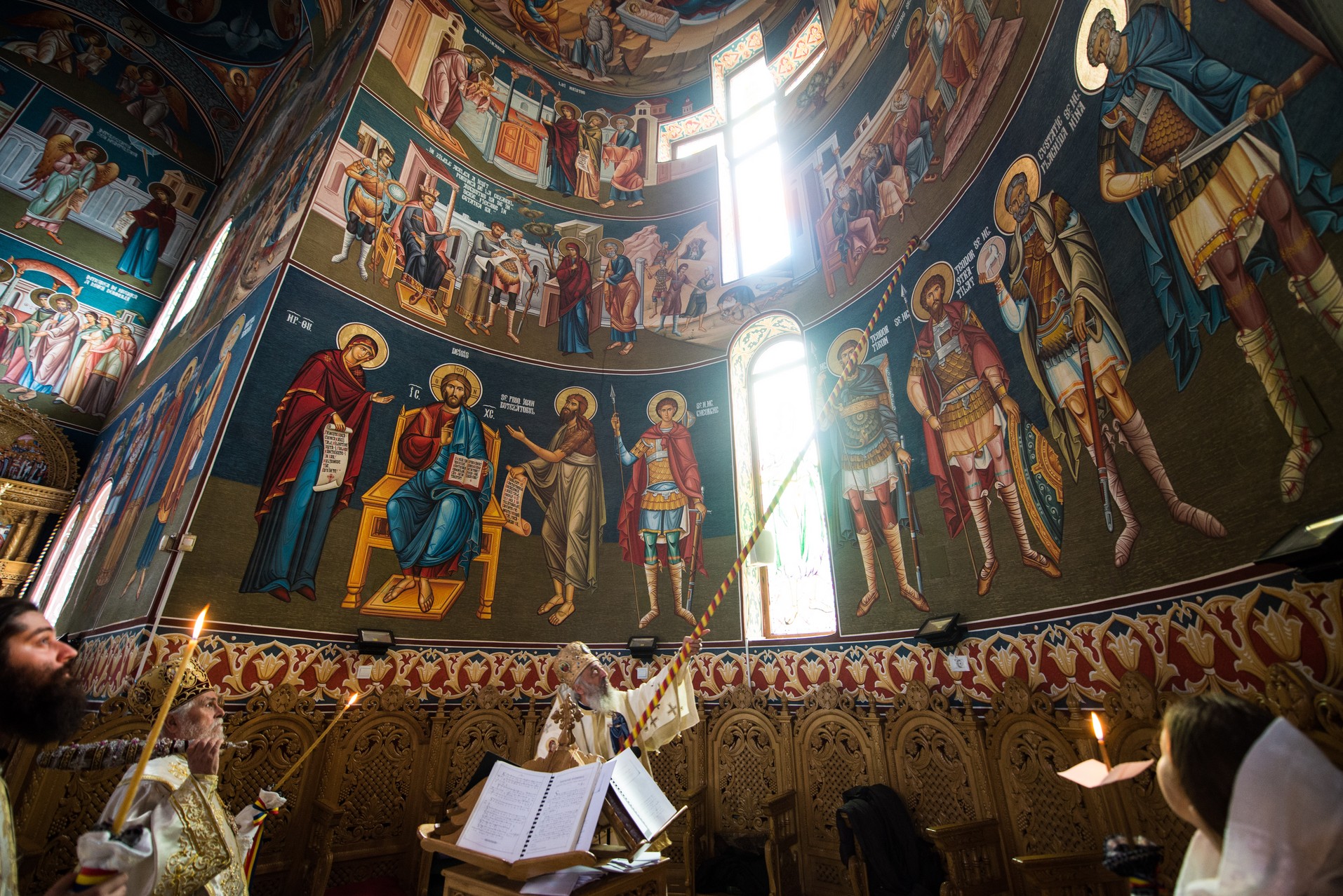 Sărbătoare istorică în cartierul ieșean Alexandru cel Bun: Biserica „Sfântul Ierarh Nectarie” a fost sfințită