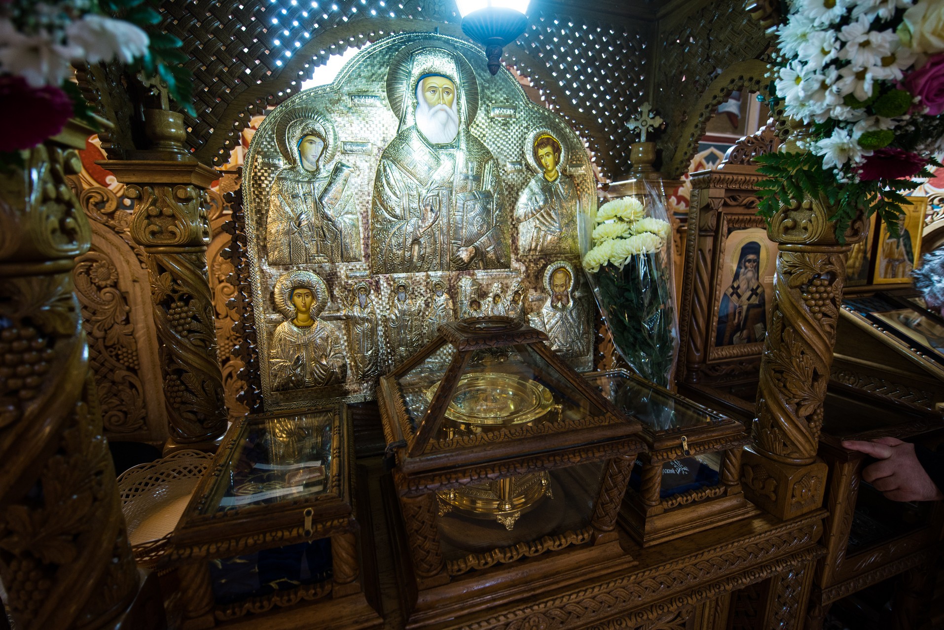 Sărbătoare istorică în cartierul ieșean Alexandru cel Bun: Biserica „Sfântul Ierarh Nectarie” a fost sfințită