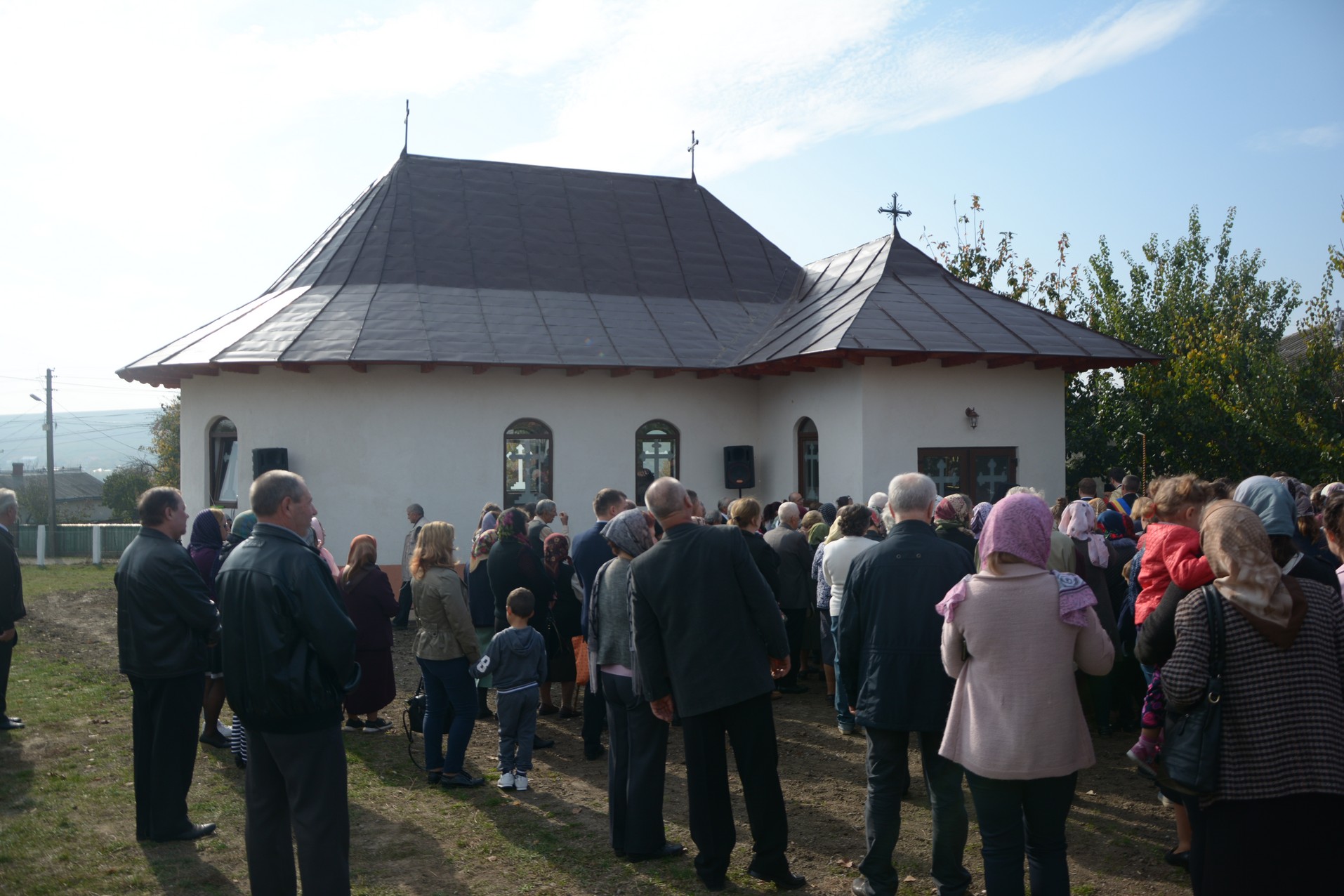 Foto: Adrian Sârbu Sfințire de capelă de cimitir în Parohia Stăuceni