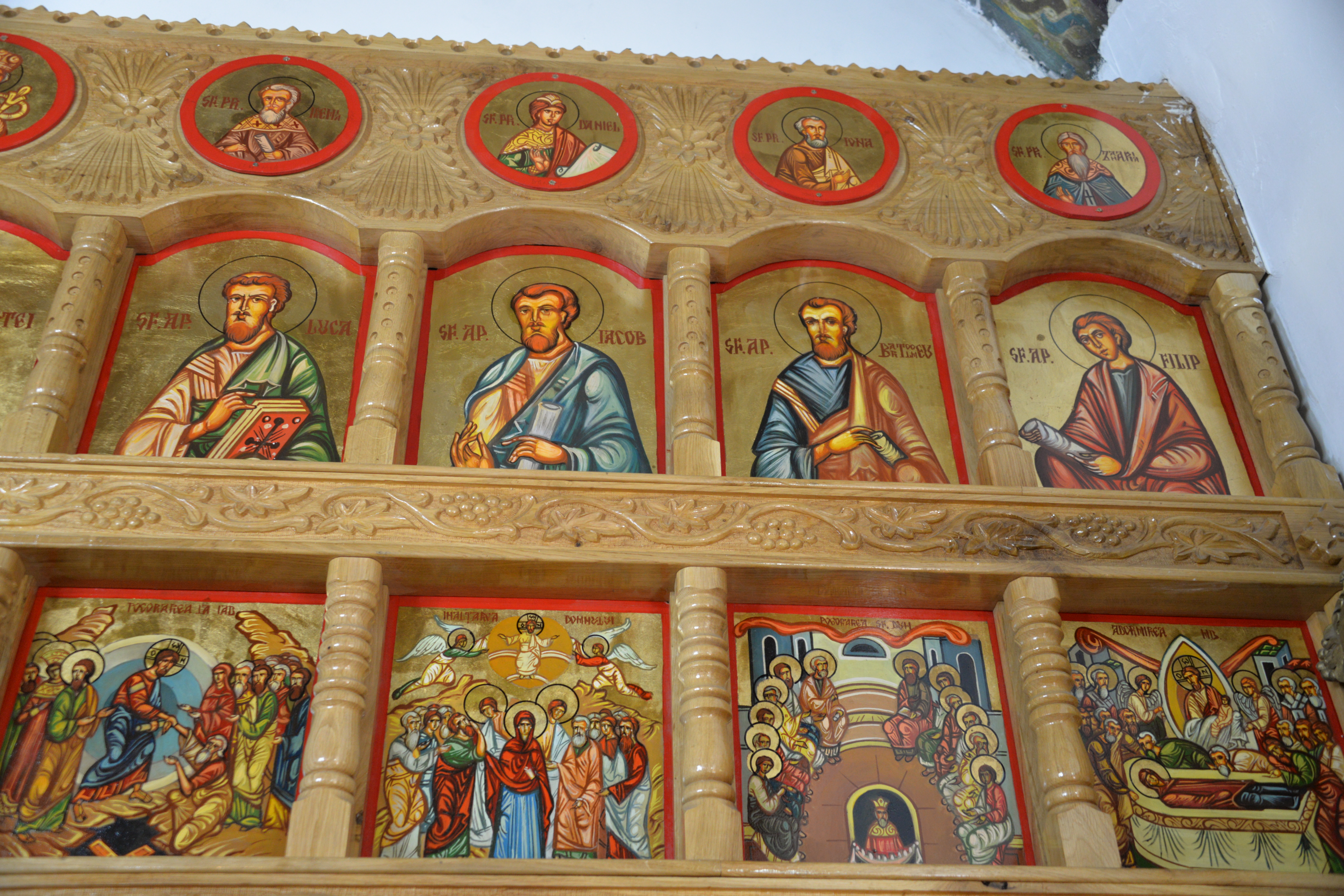 Vizite şi slujiri arhiereşti în Protopopiatul Săveni