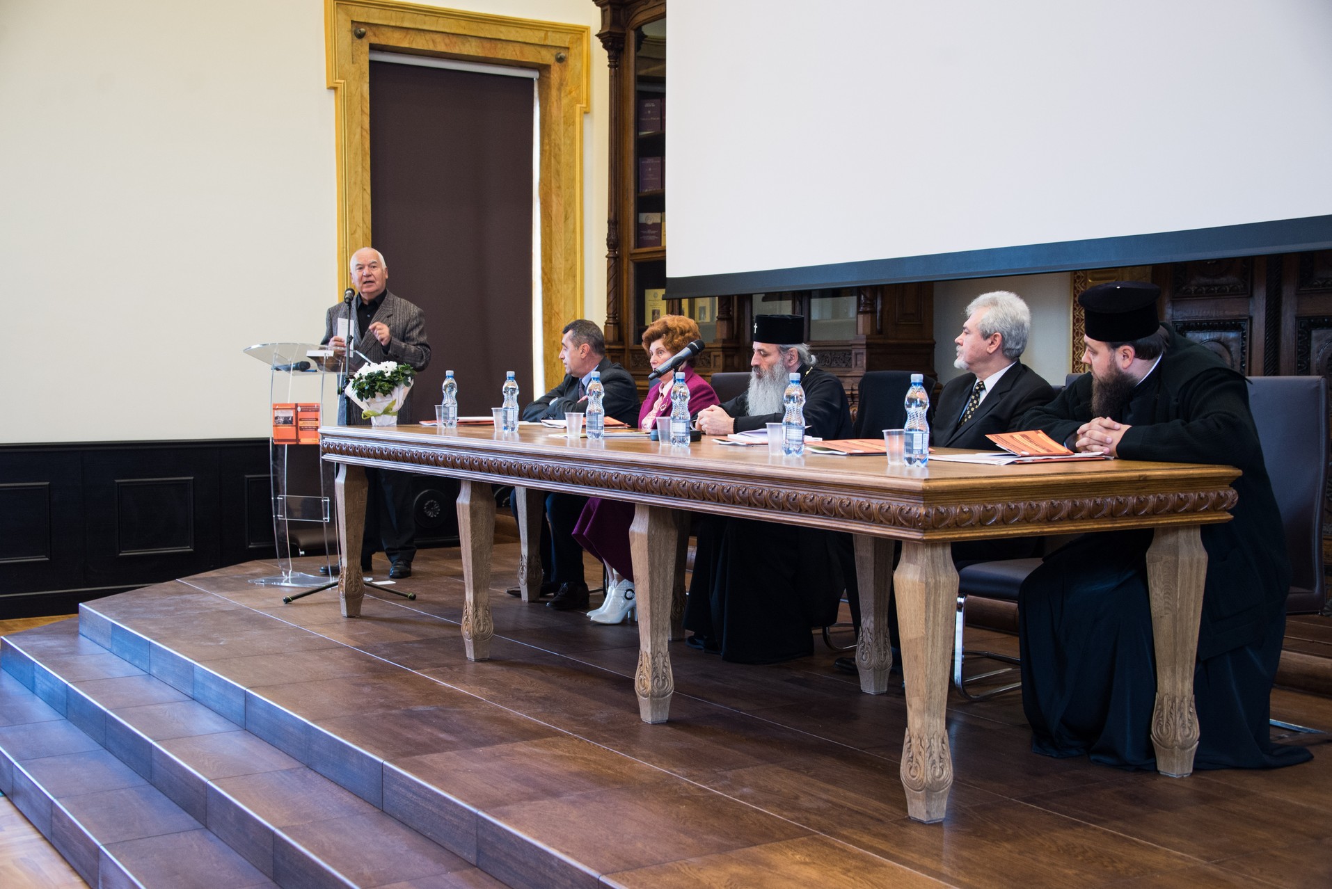 Foto: Tudorel Rusu IPS Mitropolit Teofan, prezent la deschiderea Simpozionului internațional „Memorie istorică și spiritualitate românească”