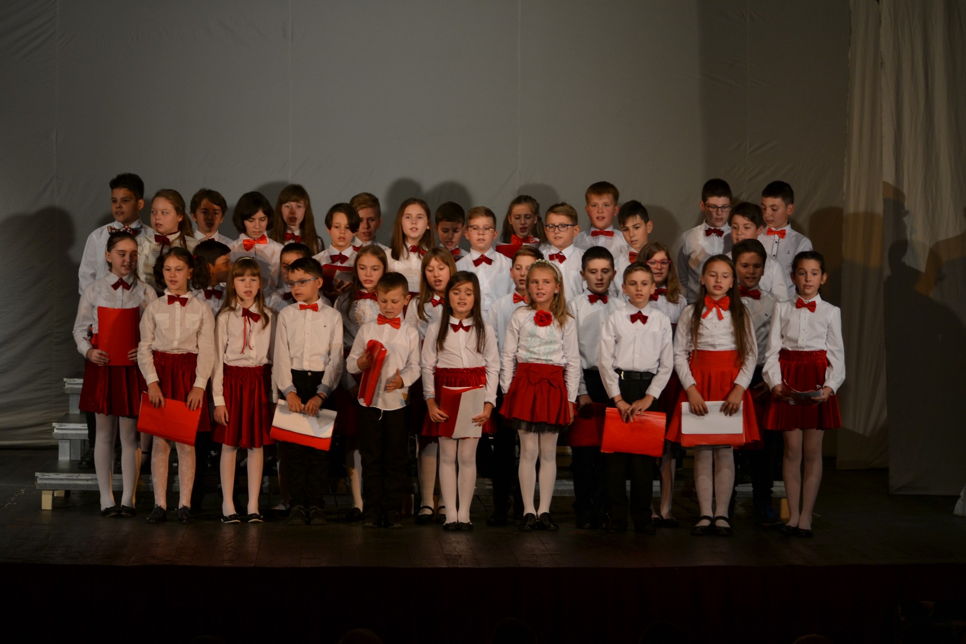 Spectacolul „Haide mamă, haide tată!” la Iaşi