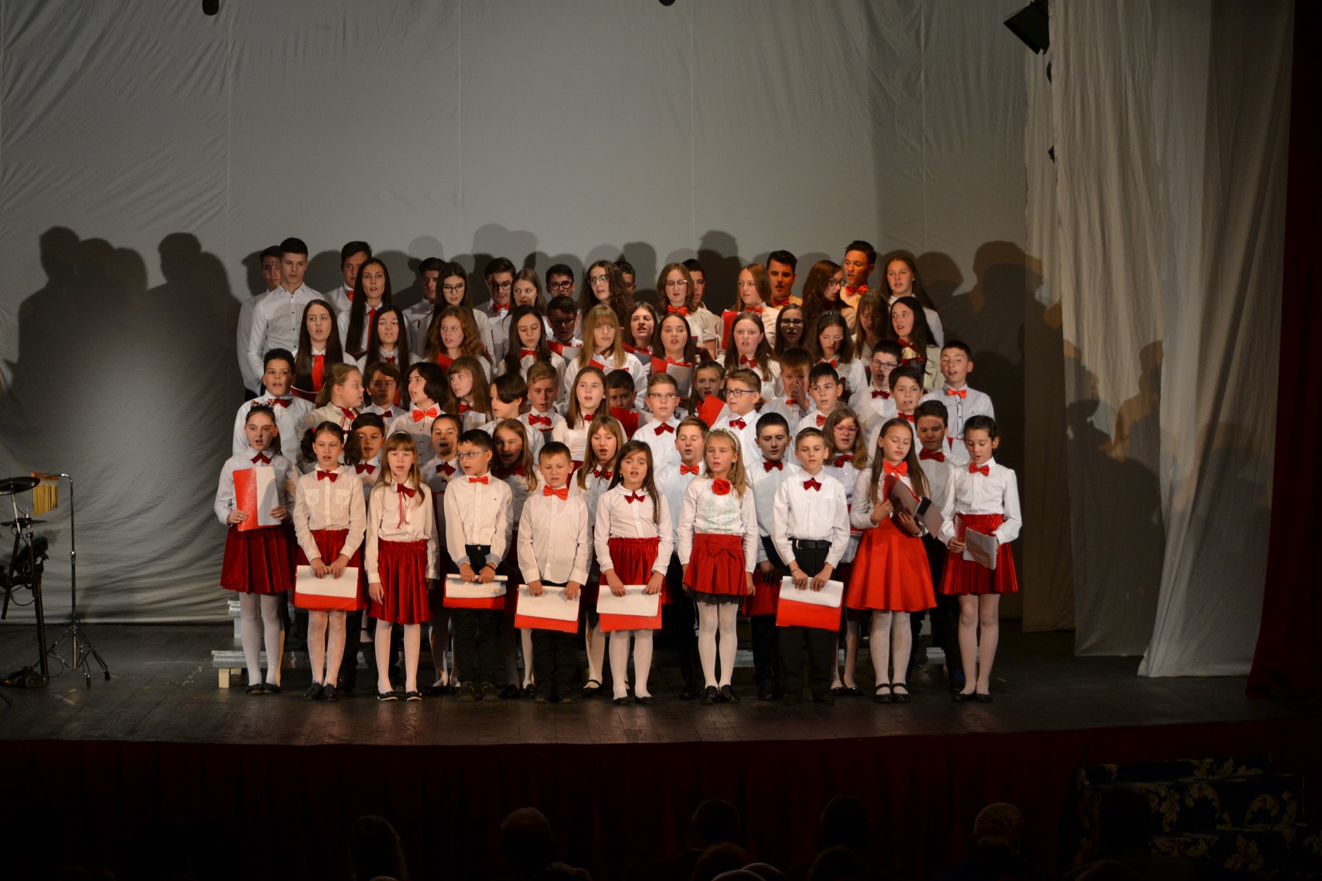 Spectacolul „Haide mamă, haide tată!” la Iaşi