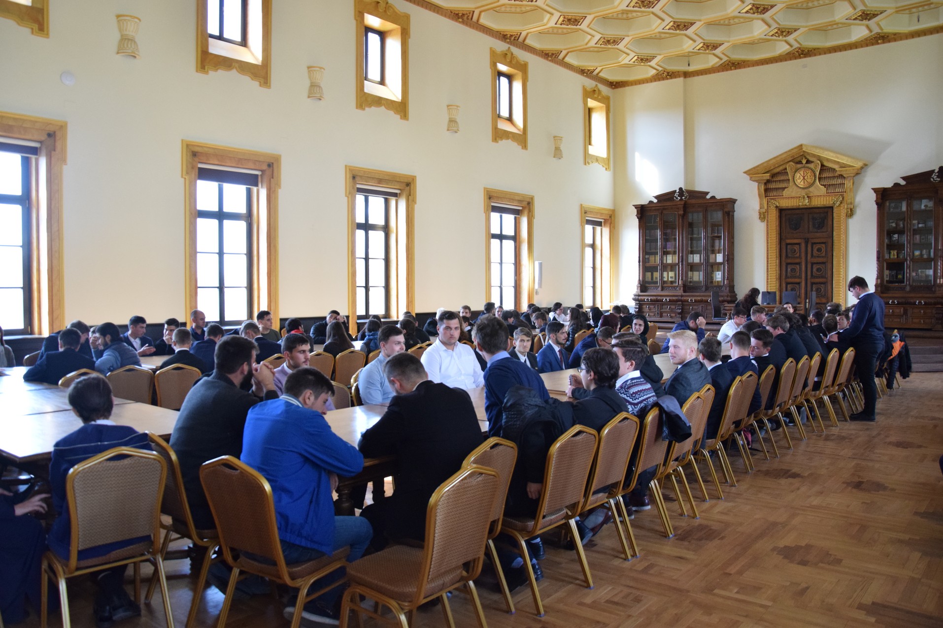 IPS Mitropolit Teofan: „Sfânta și Dumnezeiasca Liturghie este și trebuie să rămână centrul întregii vieți academice”