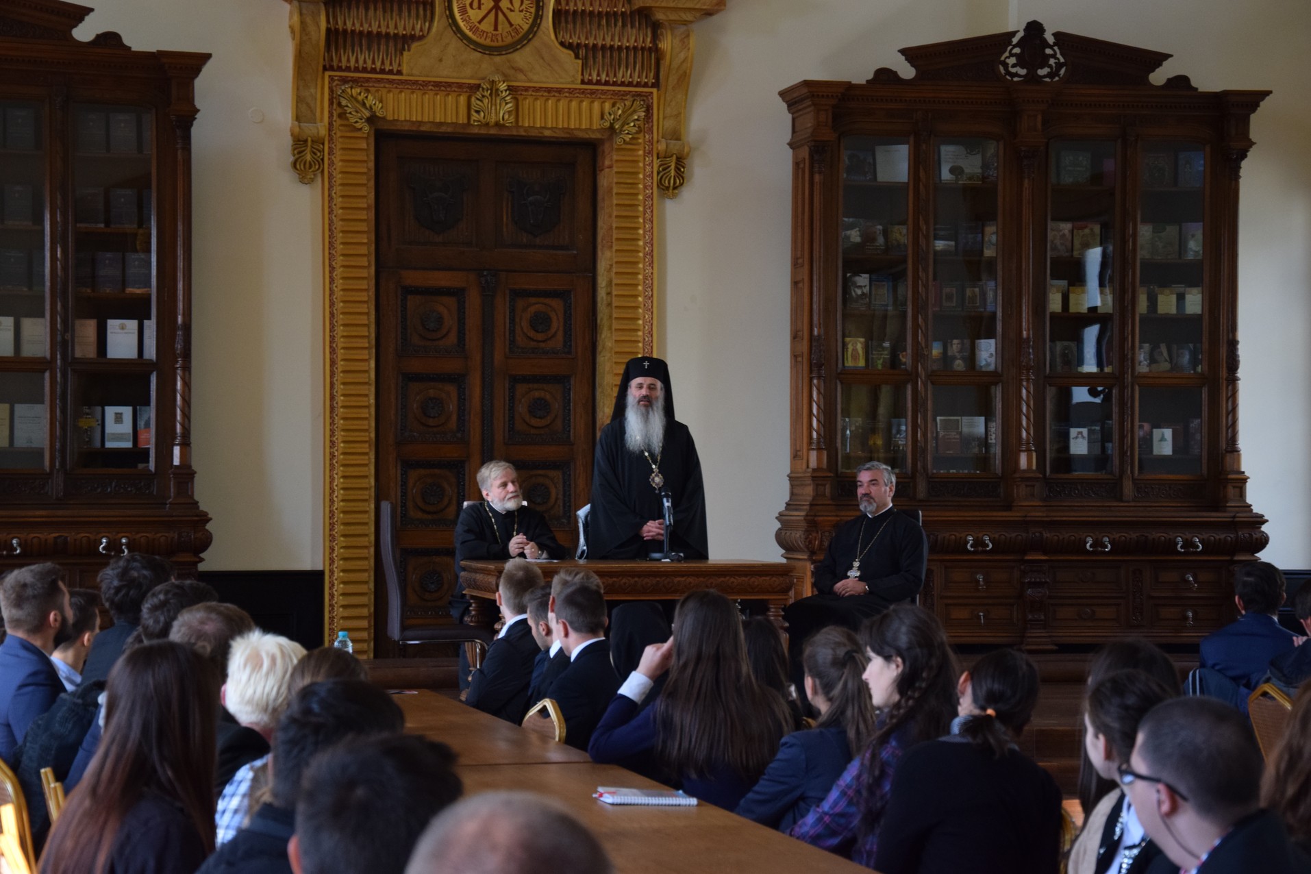 IPS Mitropolit Teofan: „Sfânta și Dumnezeiasca Liturghie este și trebuie să rămână centrul întregii vieți academice”