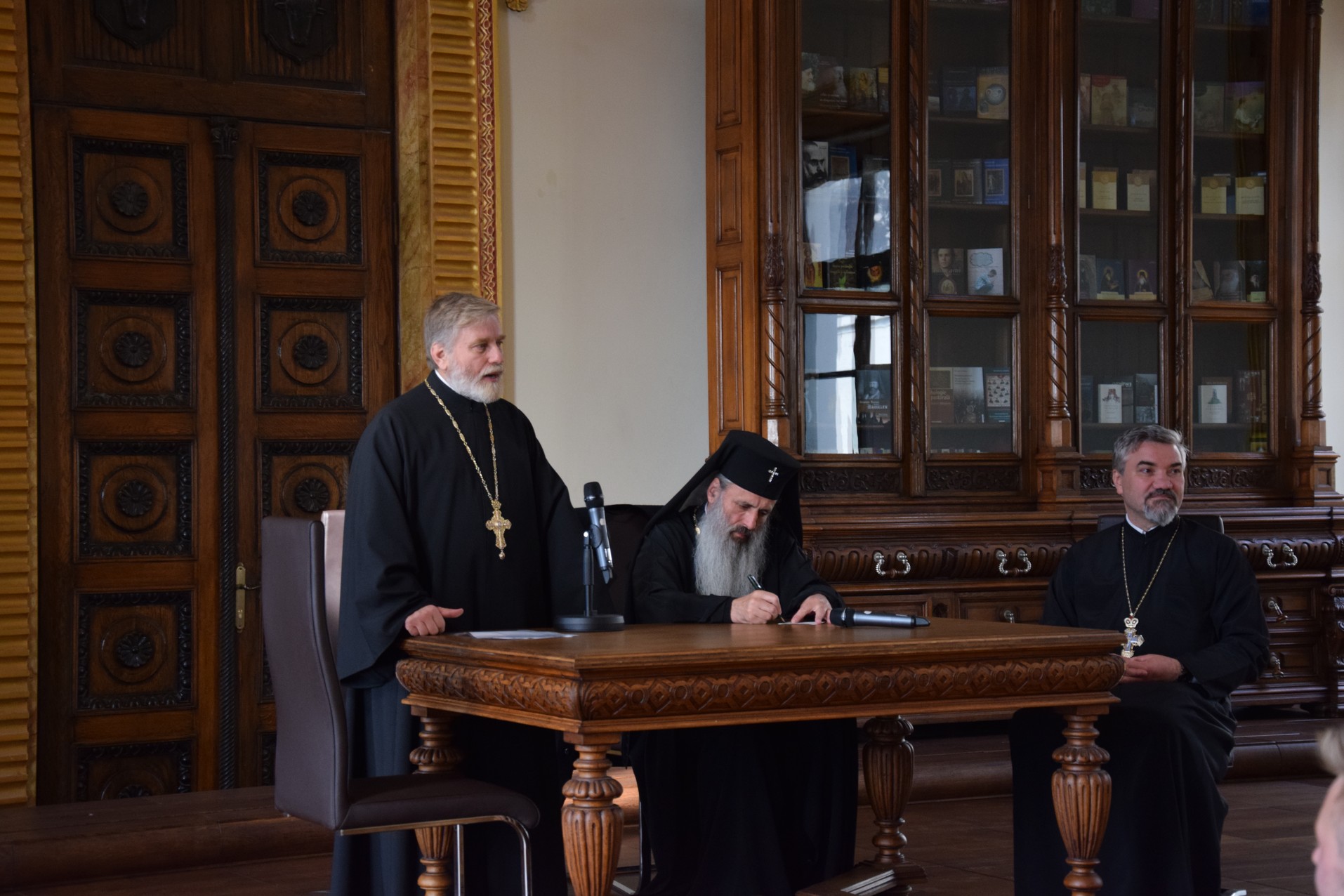 IPS Mitropolit Teofan: „Sfânta și Dumnezeiasca Liturghie este și trebuie să rămână centrul întregii vieți academice”