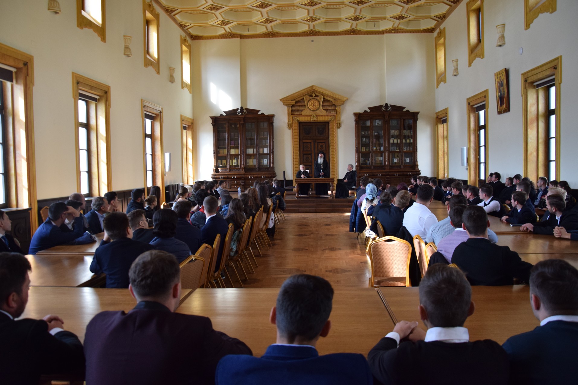 IPS Mitropolit Teofan: „Sfânta și Dumnezeiasca Liturghie este și trebuie să rămână centrul întregii vieți academice”