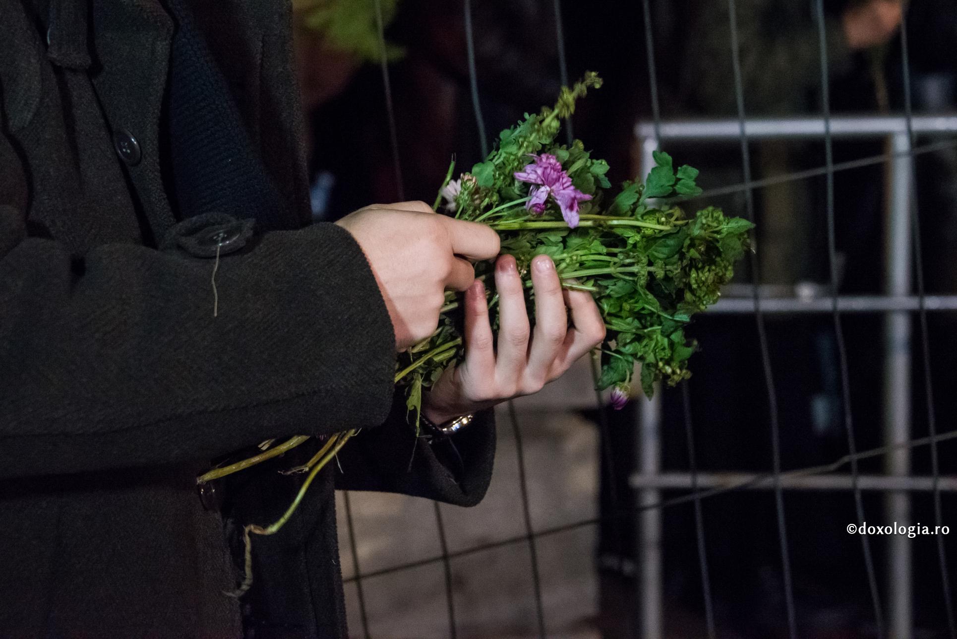 Busuioc, mir și morți vii care se-nchină