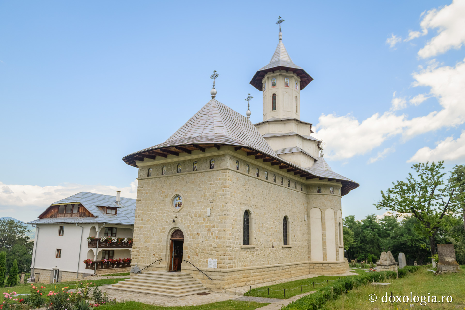 Foto: pr. Silviu Cluci (Foto) Mănăstirea „Înălțarea Domnului” Măgura Ocnei